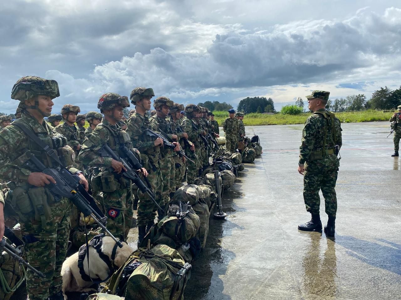 Refuerzos a las Fuerzas Militares