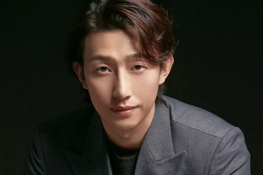 Kang Ki-young es uno de los protagonistas de Woo, una abogada extraordinaria.