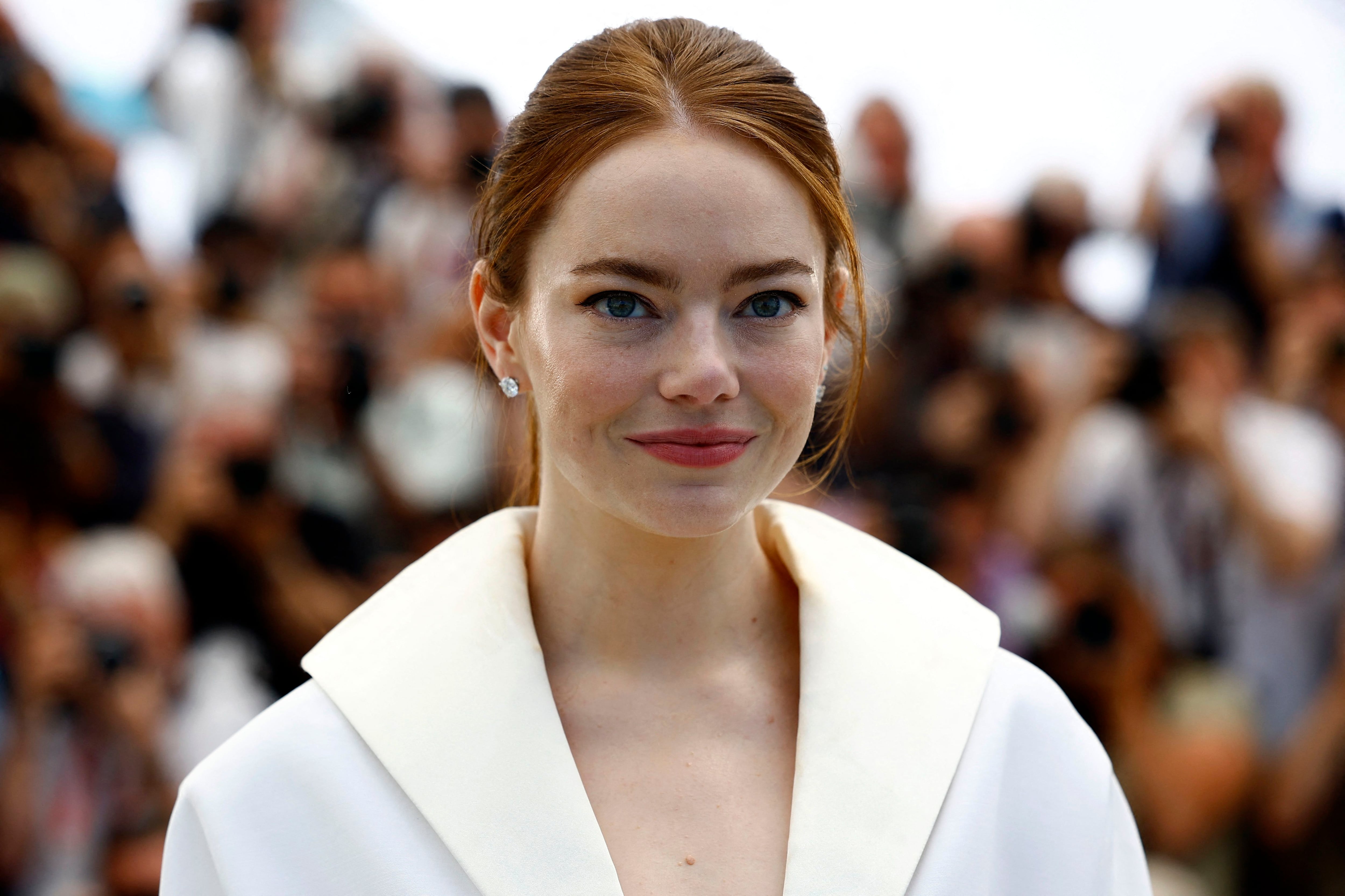 Emma Stone se declaró "feminista" en la rueda de prensa de "Kinds of Kindness" el Festival de Cannes 2024 (Créditos: REUTERS/Sarah Meyssonnier)