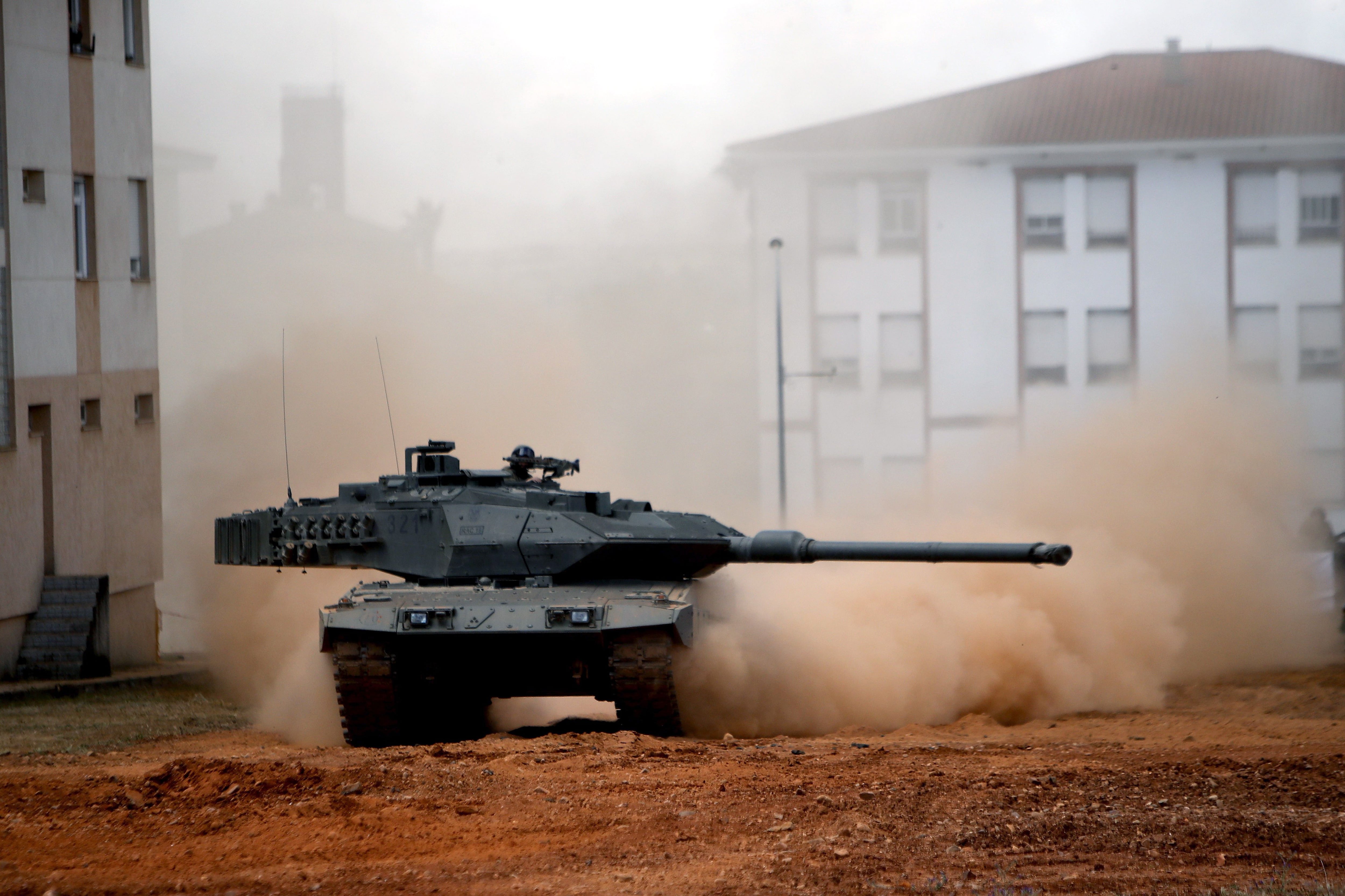 Carro de combate Leopard del Ejército. (EFE/Juan Carlos Hidalgo)
