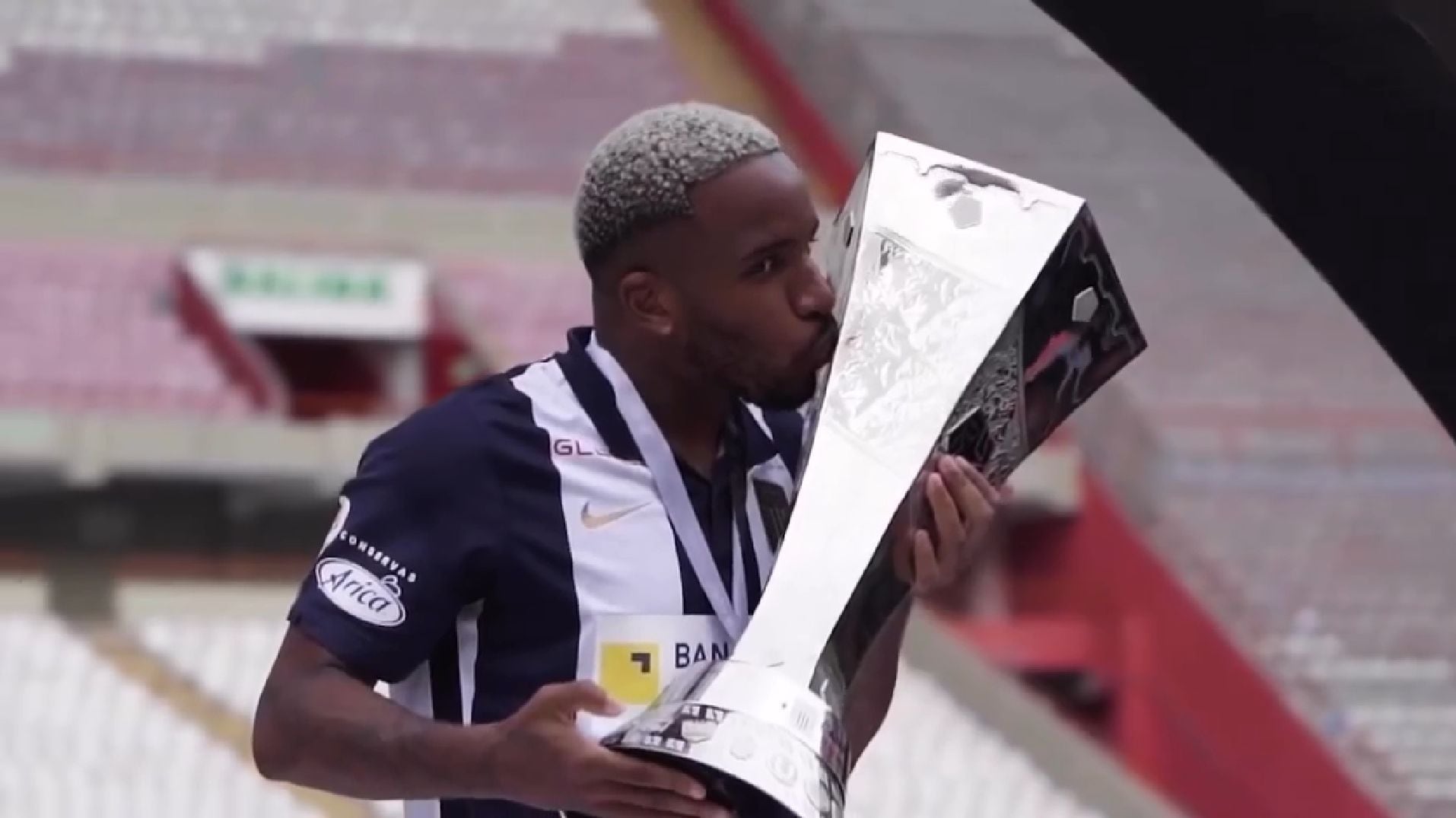 Jefferson Farfán fue bicampeón con Alianza Lima antes de retirarse del fútbol