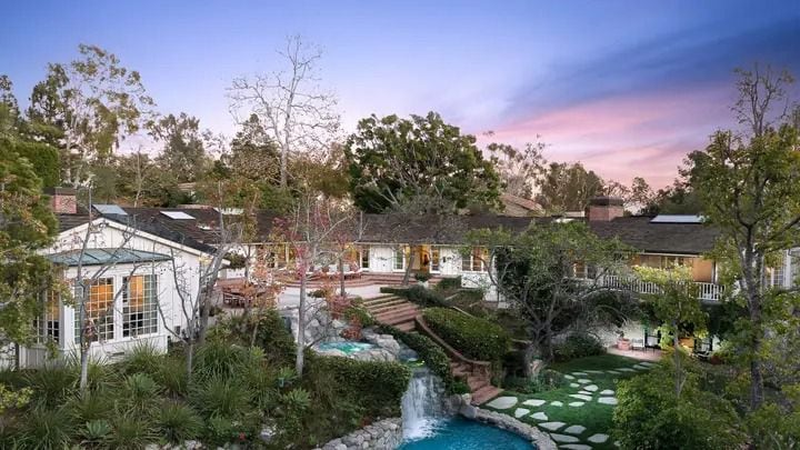 La mansión de Jim Carrey, en el exclusivo barrio de Brentwood, ha visto disminuir su precio tres veces. (Sotheby's International Realty)