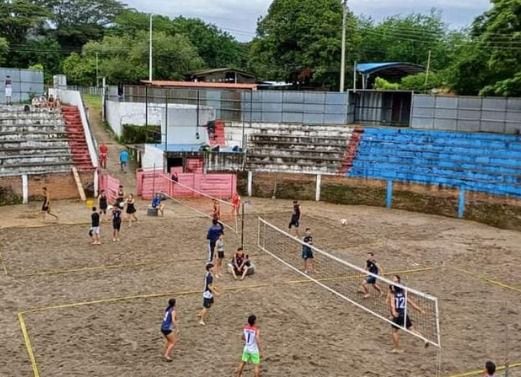 La histórica plaza de toros La Cordobés en Tesalia se transforma en un espacio para actividades deportivas, artísticas y culturales, fomentando la inclusión comunitaria - crédito @EsmeHernandezSi / X