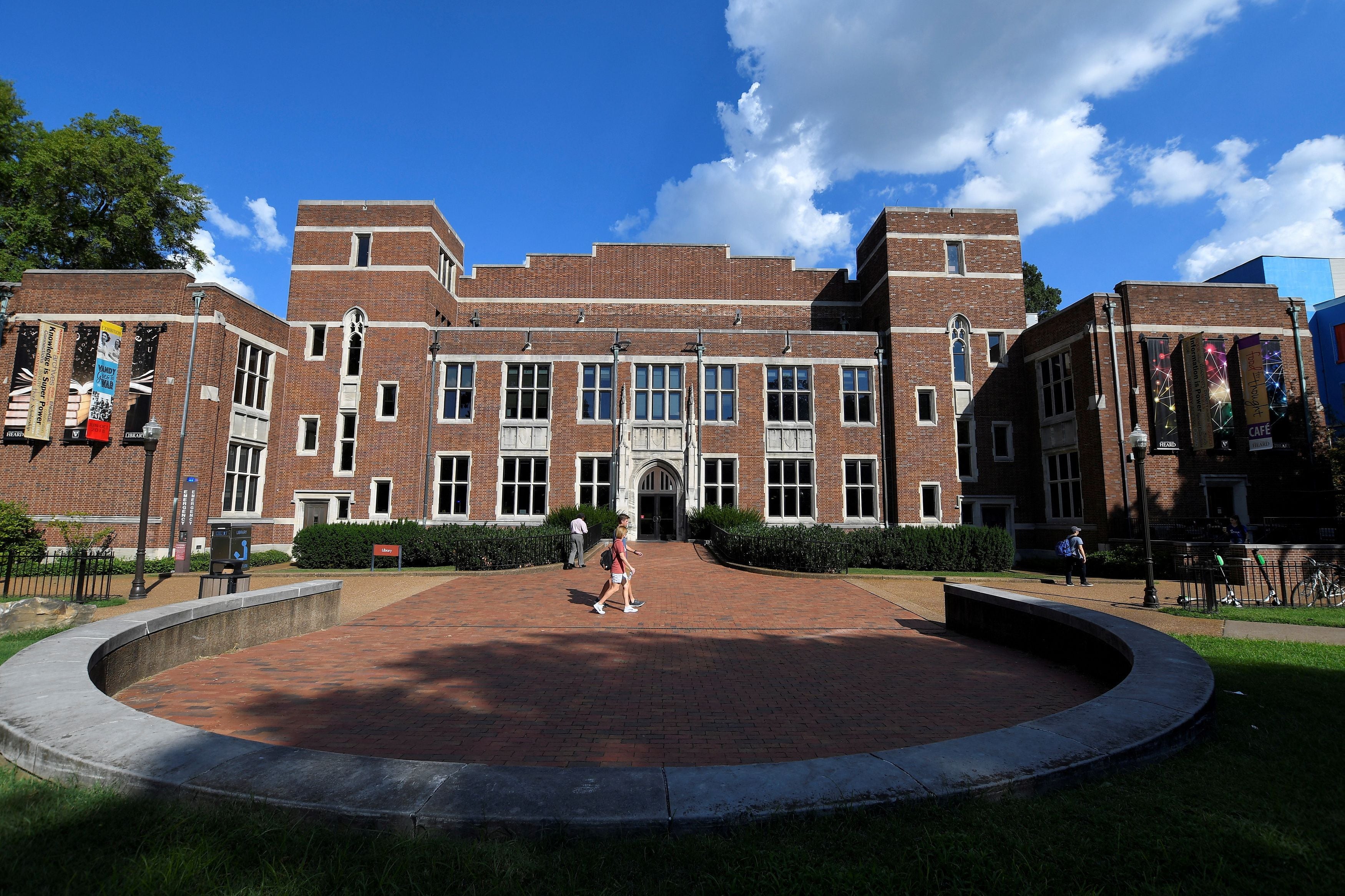 A finales de marzo la Universidad Vanderbilt (Tennessee) suspendió a una quincena de estudiantes y expulsó a otros tres, quienes ocuparon la oficina del rector durante varias horas en protesta por la guerra en Gaza (REUTERS/Harrison McClary)