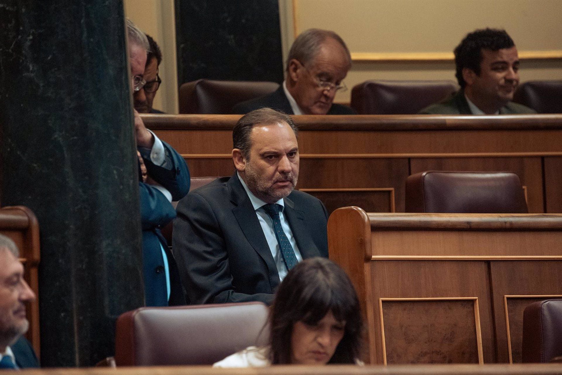 El diputado del Grupo Mixto y exministro de Transportes, José Luis Ábalos, durante una sesión plenaria en el Congreso (Gabriel Luengas - Europa Press)
