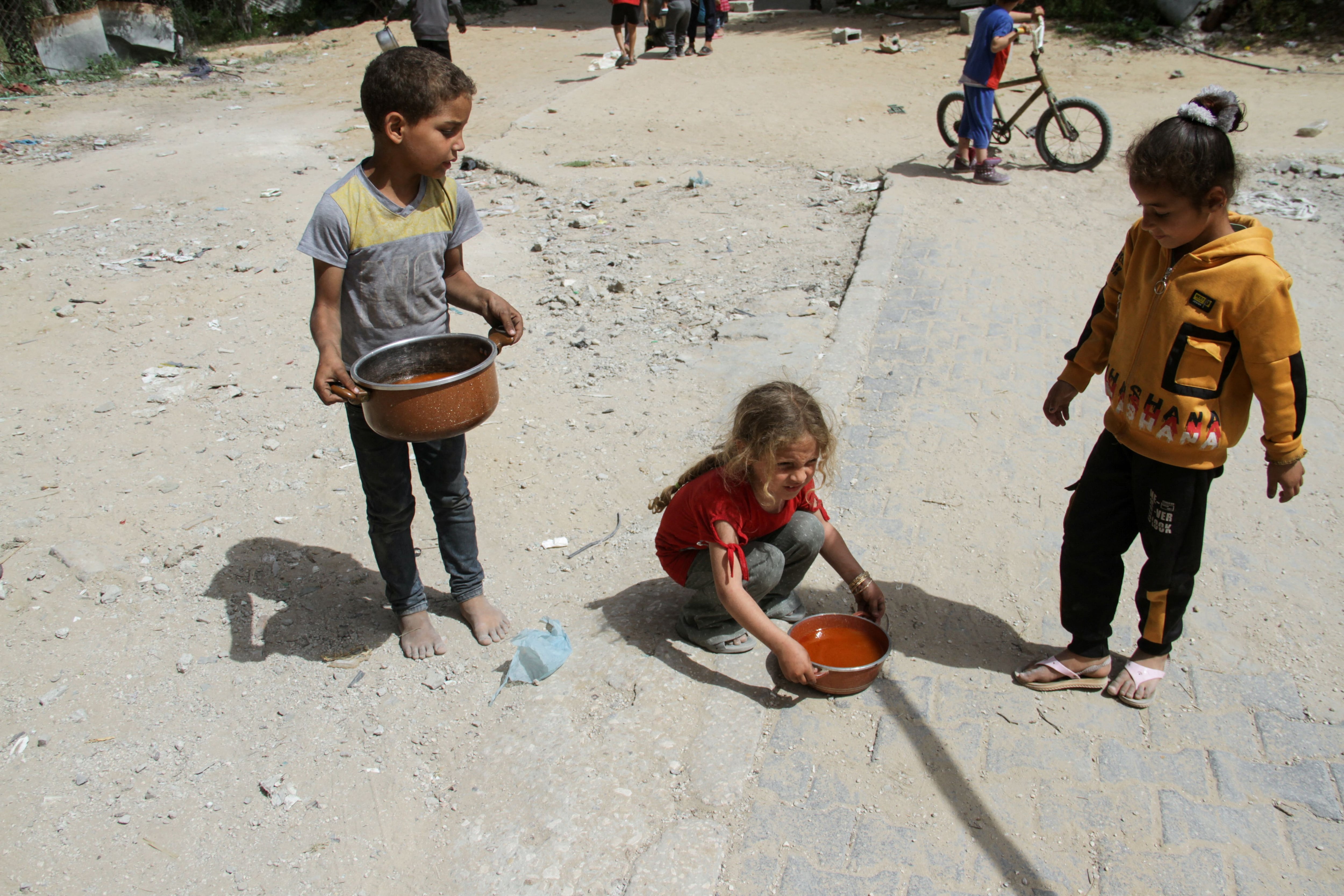 Los estudiantes consideraron la situación en Gaza insostenible y advirtieron por las consecuencias que tendrá a largo plazo (REUTERS)