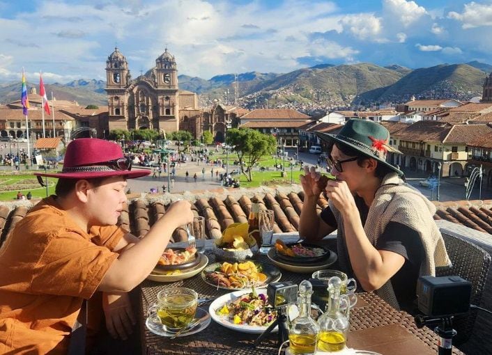 Kang Ki-young publicó fotos suyas disfrutando de Cusco.