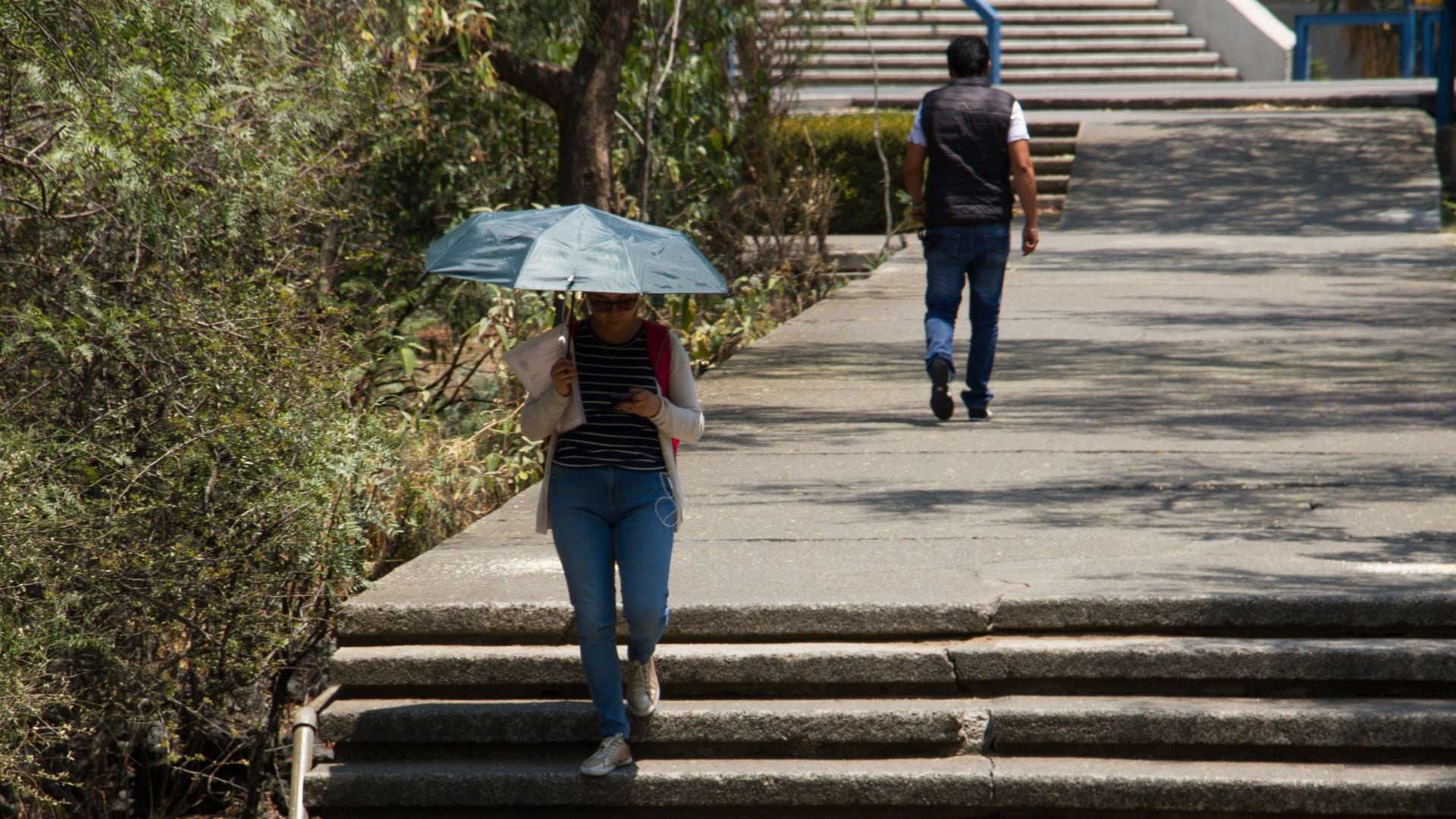 La onda de calor que azota gran parte de la República Mexicana hará que las altas temperaturas continúen la ciudad, esto pese al pronóstico de de lluvias por la tarde noche en diversas alcaldías. FOTO: ROGELIO MORALES /CUARTOSCURO.COM