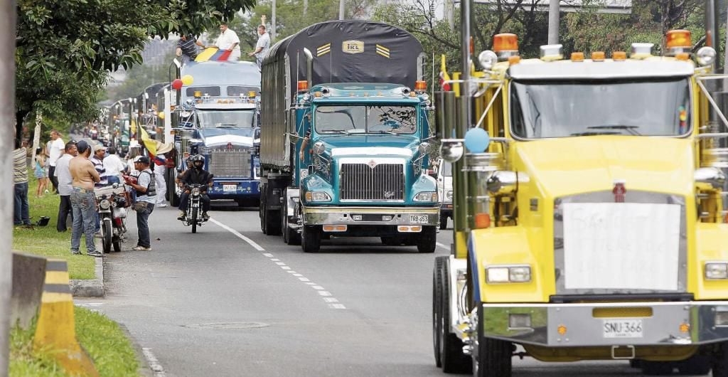 La restricción de movilidad para el Puente de Reyes aplica sobre vehículos con peso igual o mayor a 3.4 toneladas, según informó la Federación de Transportadores de Carga (Fedetranscarga) - crédito Colprensa