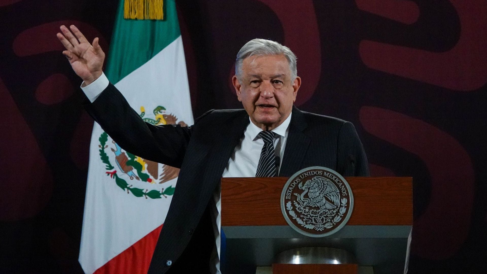 López Obrador se mofó por la manera en la que se tocó el tema de la crisis energética en el país.

AMLO, apagones