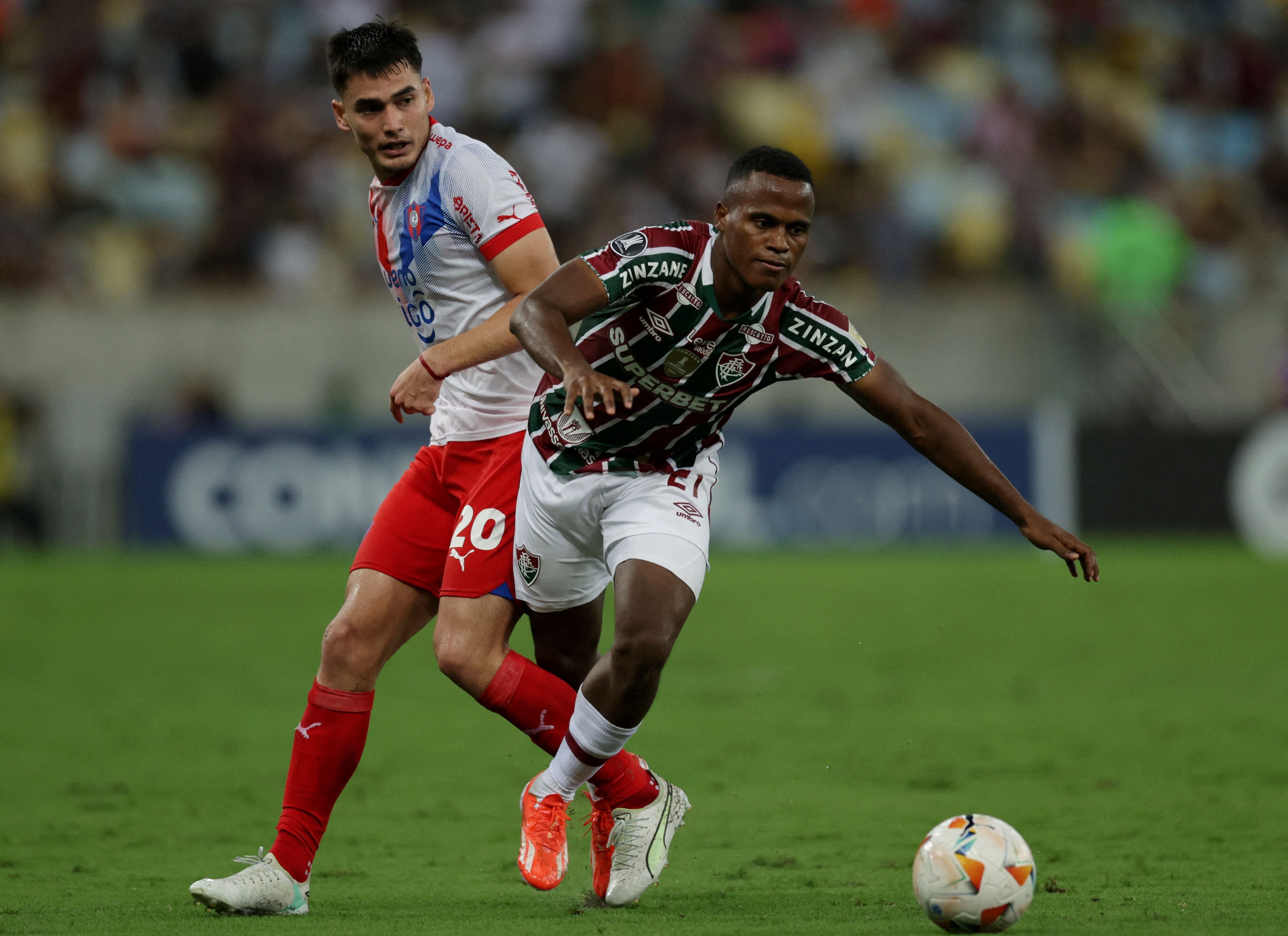 Fluminense, actual campeón de la Copa Libertadores, cuenta con el futbolista colombiano Jhon Arias. Podría enfrentarse Junior en octavos del torneo - crédito Ricardo Moraes/Reuters