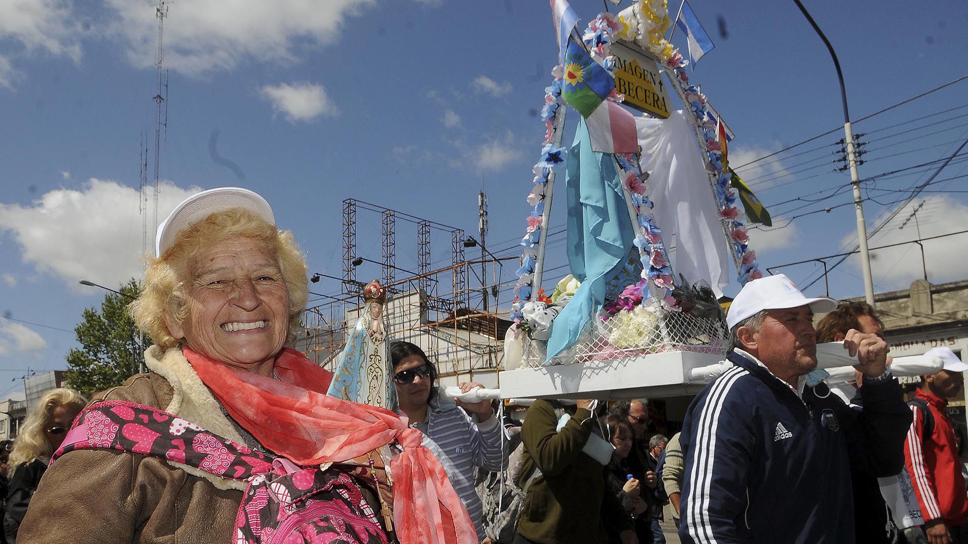 Historias de milagros rodean la figura de la Virgen de Luján. (NA)