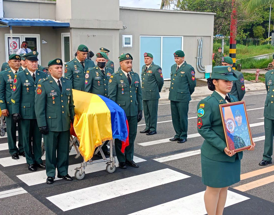 Honores a soldados fallecidos en Argelia, Cauca - crédito Ejército Nacional