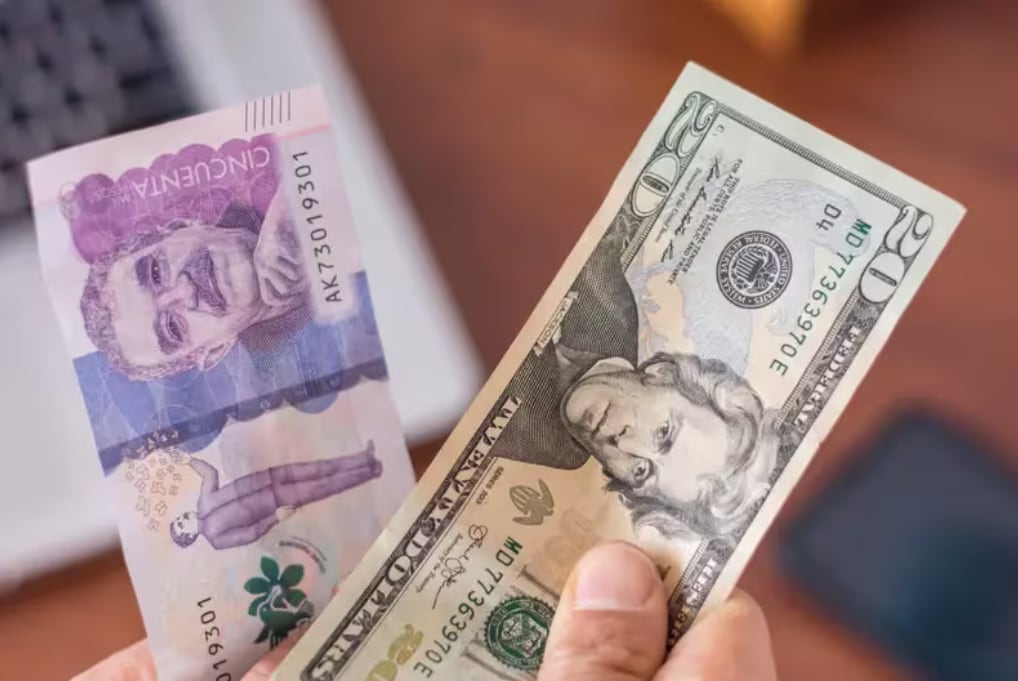 El dólar nuevamente ganaría terreno frente al peso colombiano por políticas monetarias en EE. UU., y reformas propuestas por Petro - crédito Shutterstock