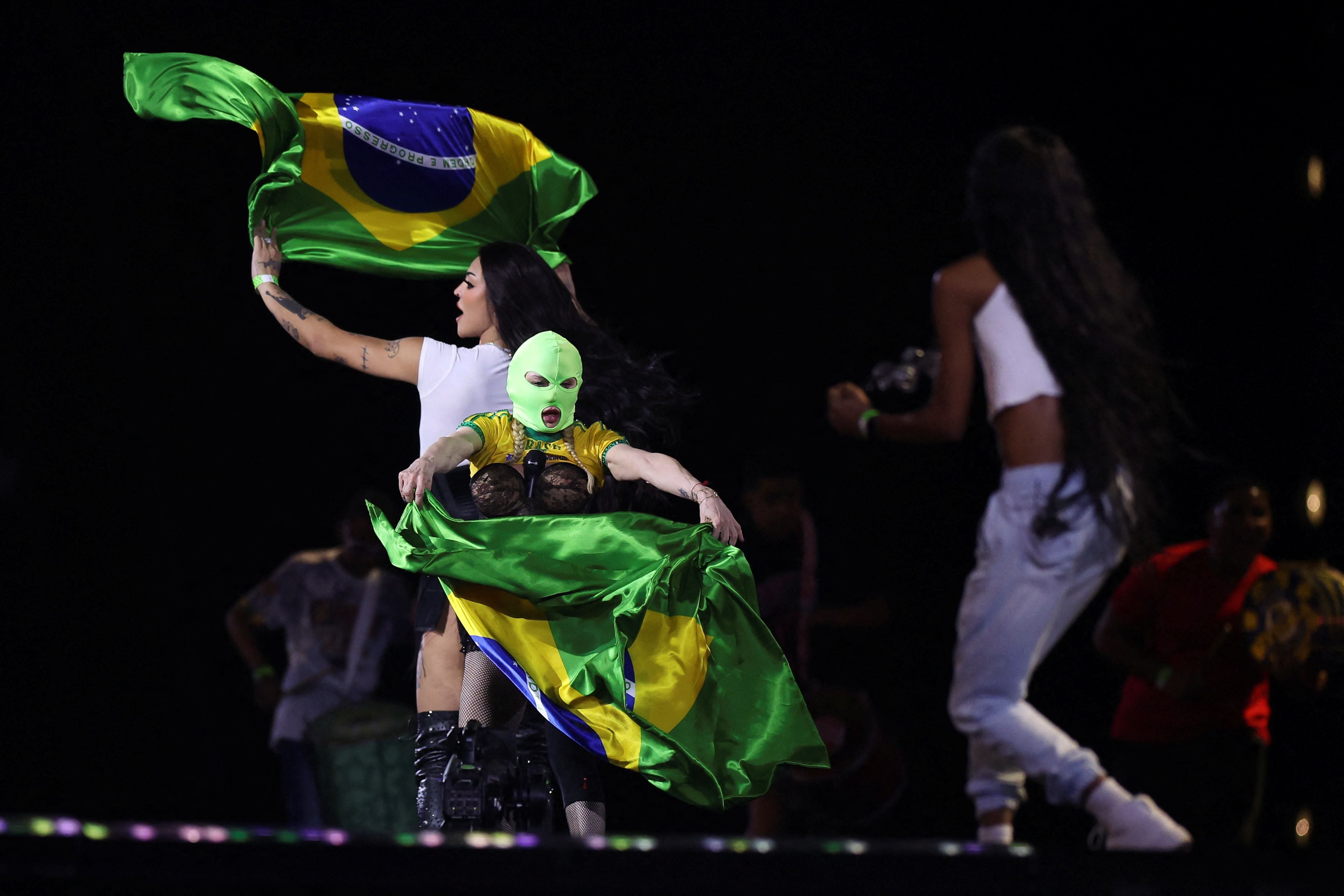 Madonna realizó un emocionante ensayo en público un dia antes del esperado concierto en Copacabana, Río de Janeiro. (Créditos: REUTERS/Pilar Olivares)
