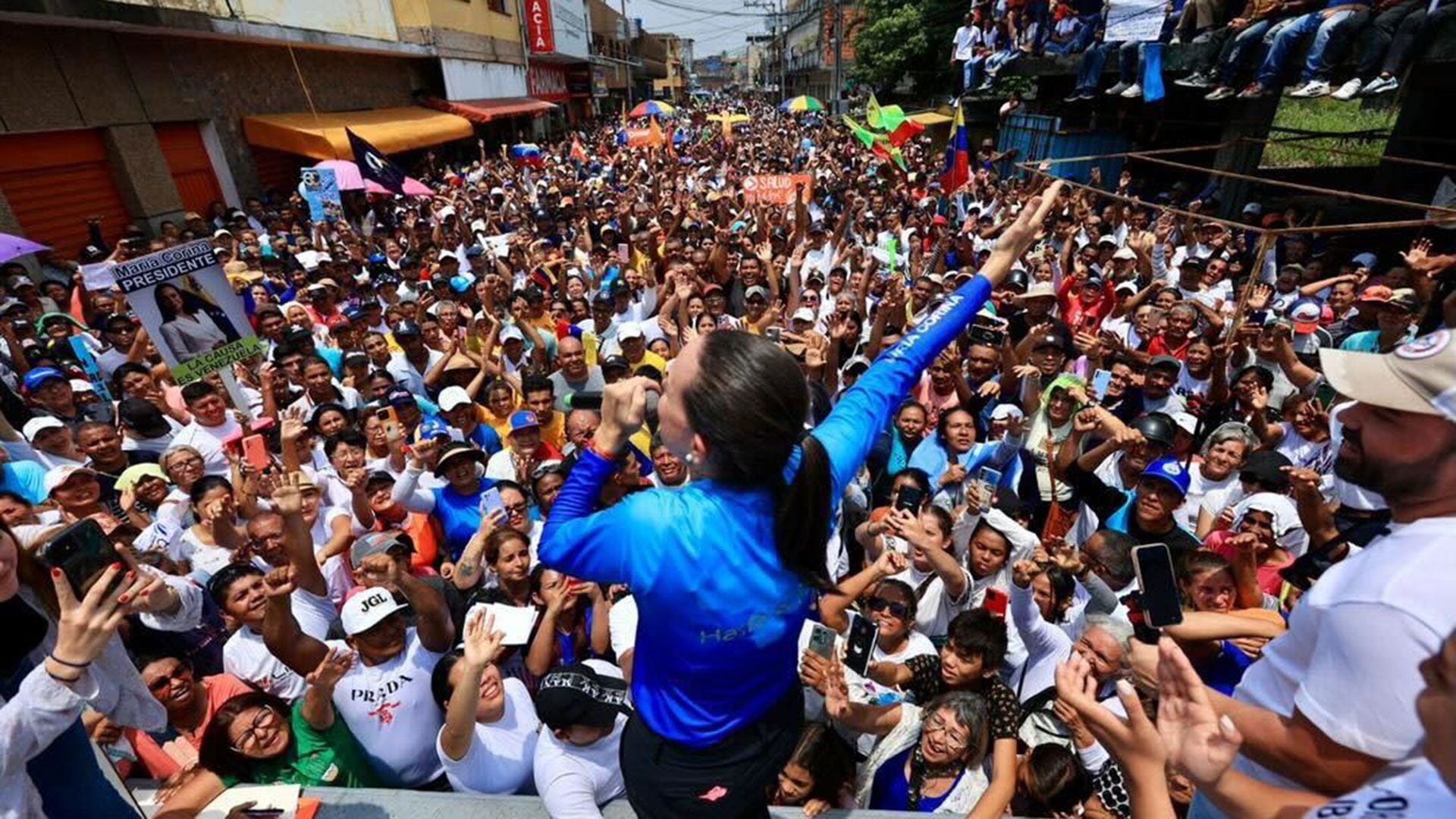 La masiva marcha convocada por María Corina Machado