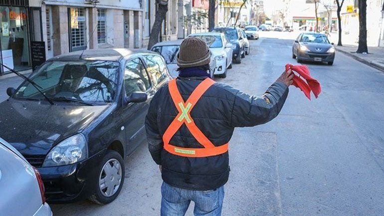 Un cuidacoche de la ciudad de Rosario (www.rosario3.com)