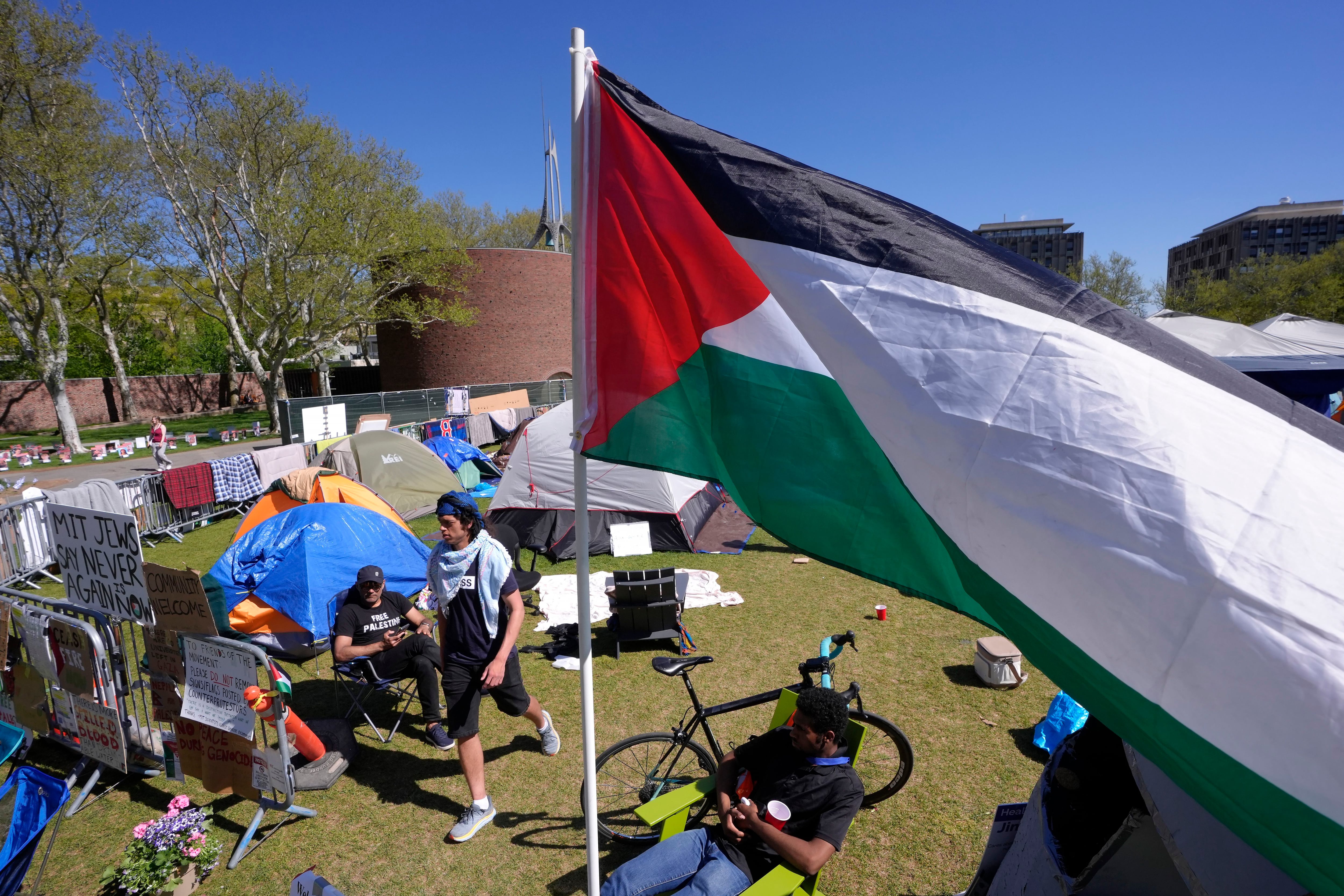 Al menos 33 manifestantes fueron arrestados en la Universidad de Indiana (Foto AP/Steven Senne)