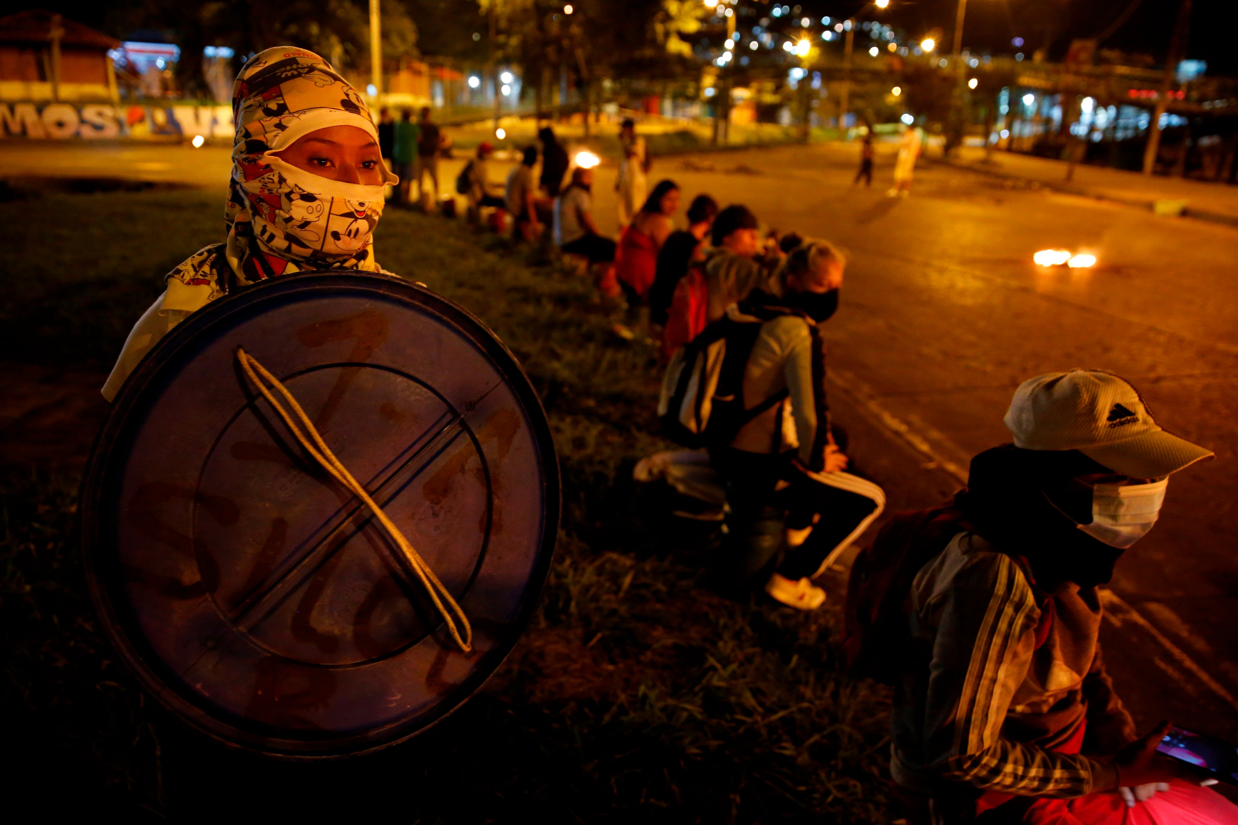 En Cali y otras grandes ciudades del país se registraron fuertes protestas por el estallido social - crédito Ernesto Guzmán/EFE