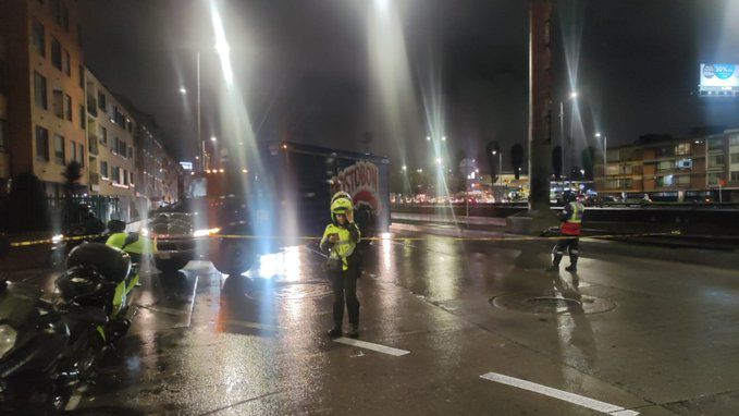 Manifestación en la NQS con calle 45 - crédito @BogotaTransito/X