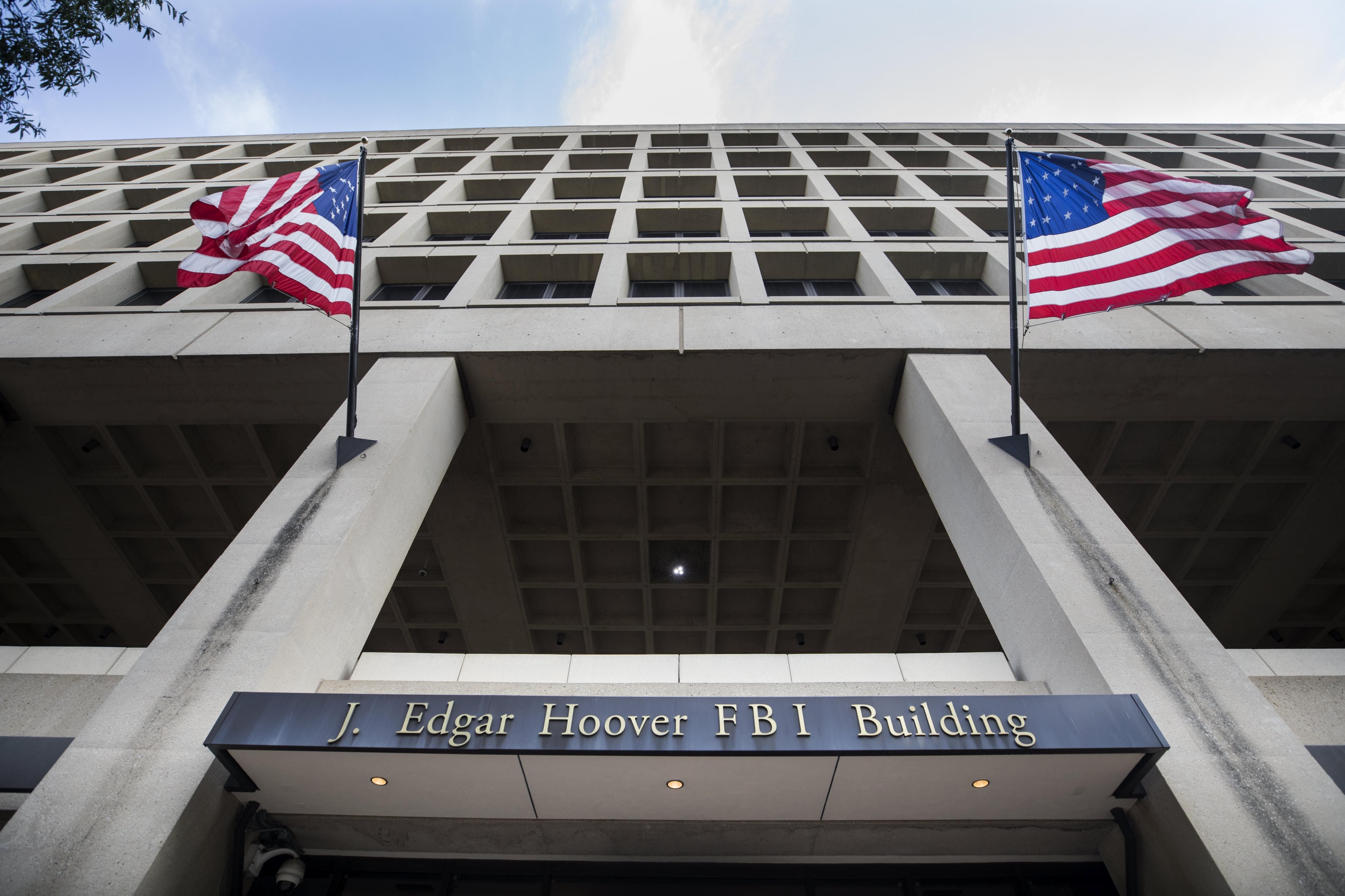 Los cuarteles centrales del FBI llevan el nombre de Hoover, en Washington. EFE/Jim Lo Scalzo
