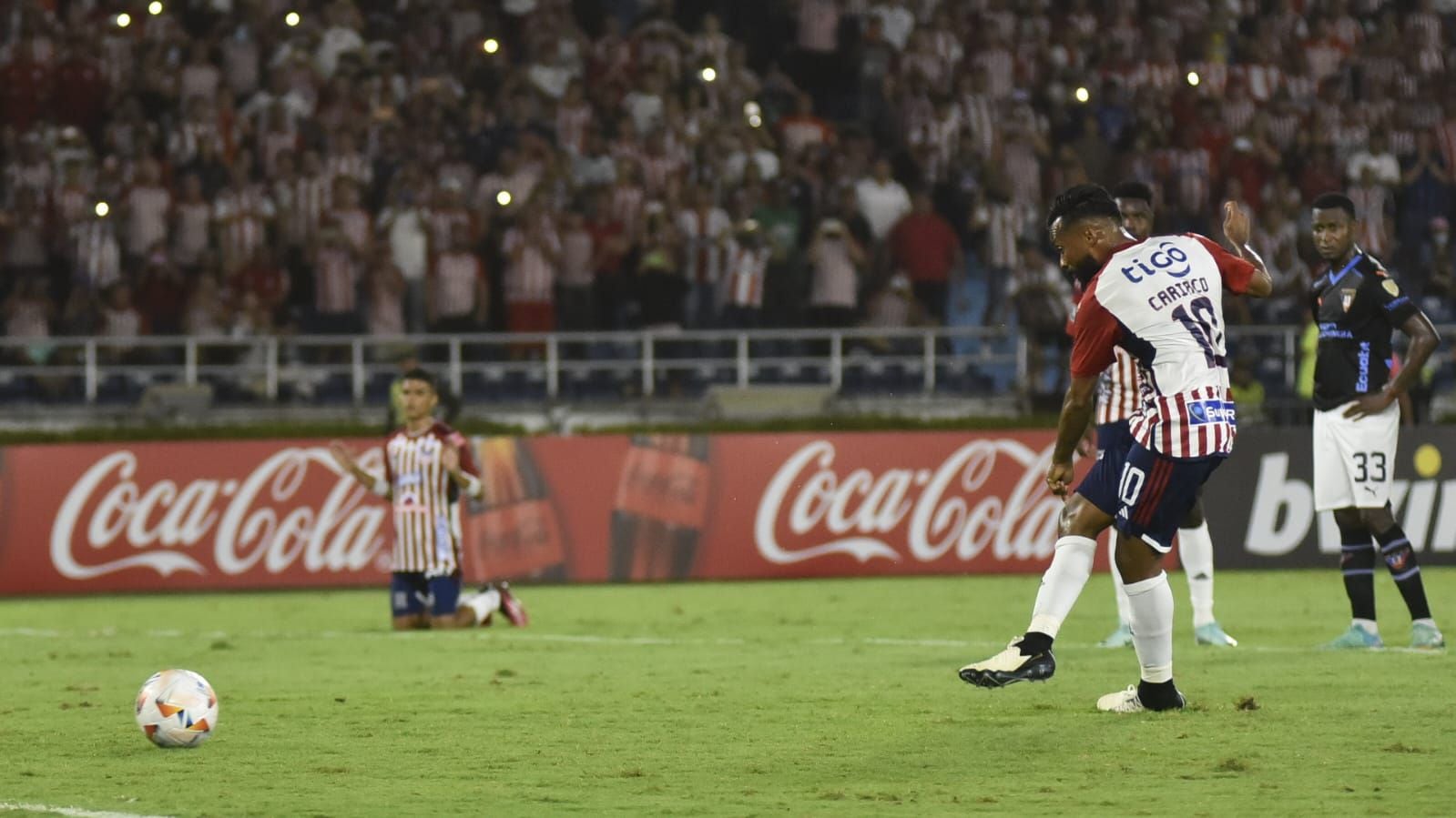 Cariaco González falló el penal que pudo haber sido la victoria del Junior ante Liga de Quito por Copa Libertadores - crédito Cristian Mercado