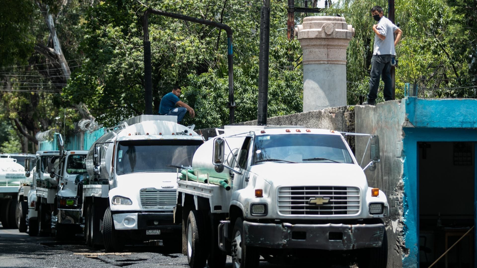 La población capitalina podrá solicitar, de manera gratuita, el apoyo de pipas de agua para hacerle frente a la reducción del suministro. (Foto: Cuartoscuro)