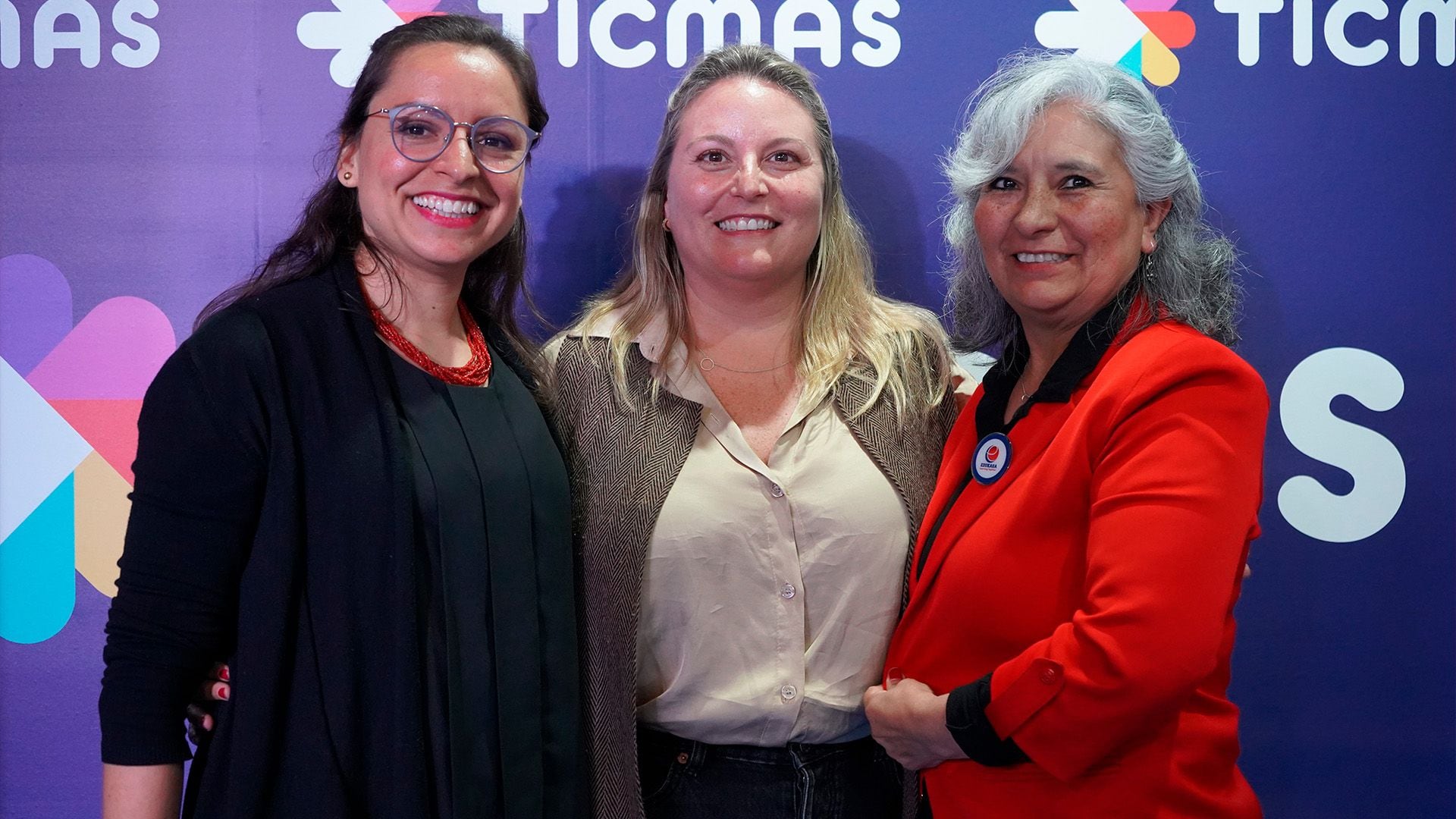 Laura Segura Guzmán, Rosario Jiménez Llosa y Viviana Suárez   conversaron con Ticmas en la FIL de Buenos Aires