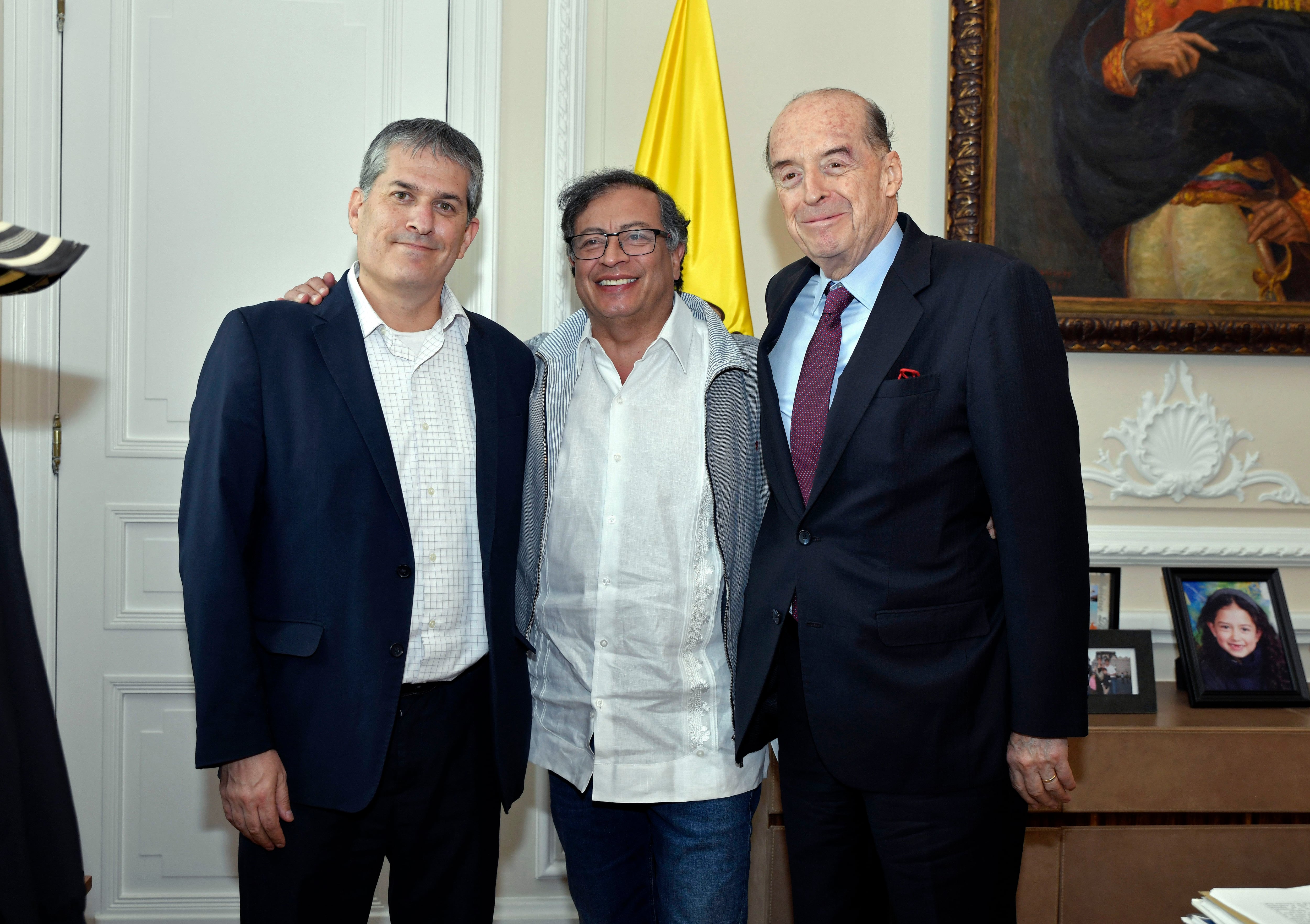 Gustavo Petro, el canciller Álvaro Leyva Durán (d) y el embajador de Israel, Gali Dagan (i) - crédito Presidencia
