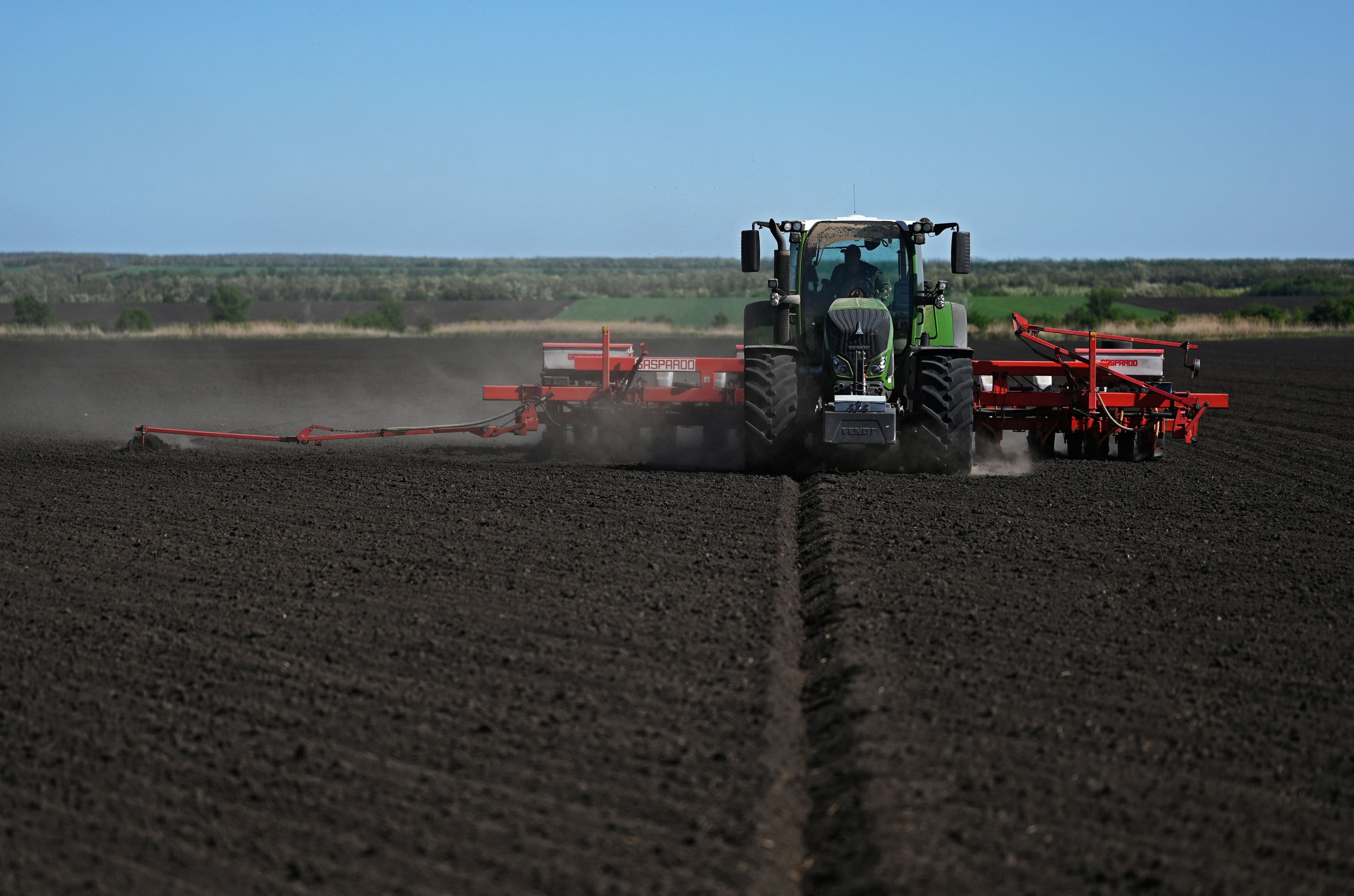 Las eficiencias de tracción máximas se producen entre un 8% y un 15% de deslizamiento (REUTERS/Sergey Pivovarov)