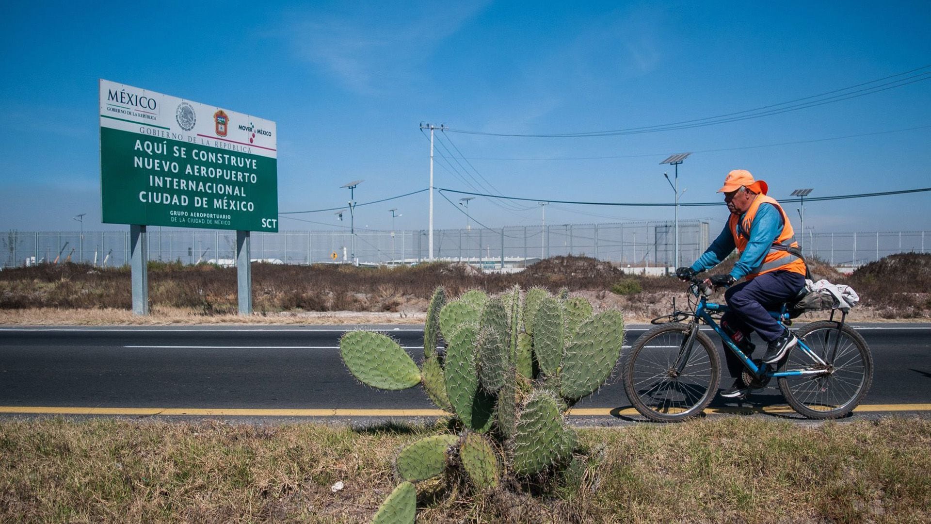 Claudia Sheinbaum le informó que esta zona es salada, al tiempo de ser un área natural protegida.

 Xóchitl Gálvez, lago de Texcoco, Claudia Sheinbaum