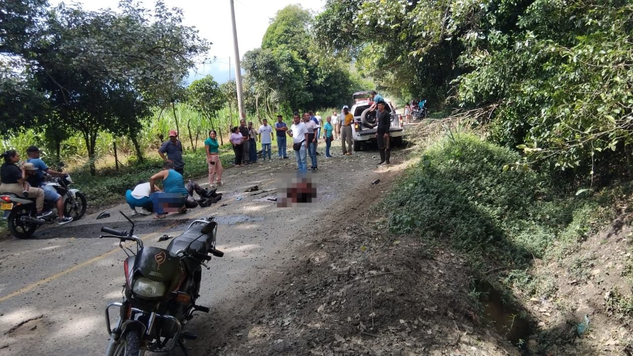 Un menor de 12 años murió en el momento de la explosión. Dos adultos también resultaron impactado, pero se desconoce su estado de salud - crédito redes sociales