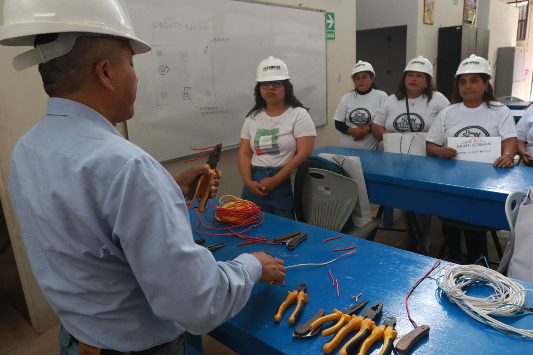 Sencico ofrece más de mil becas para este proceso. (Foto: Andina)