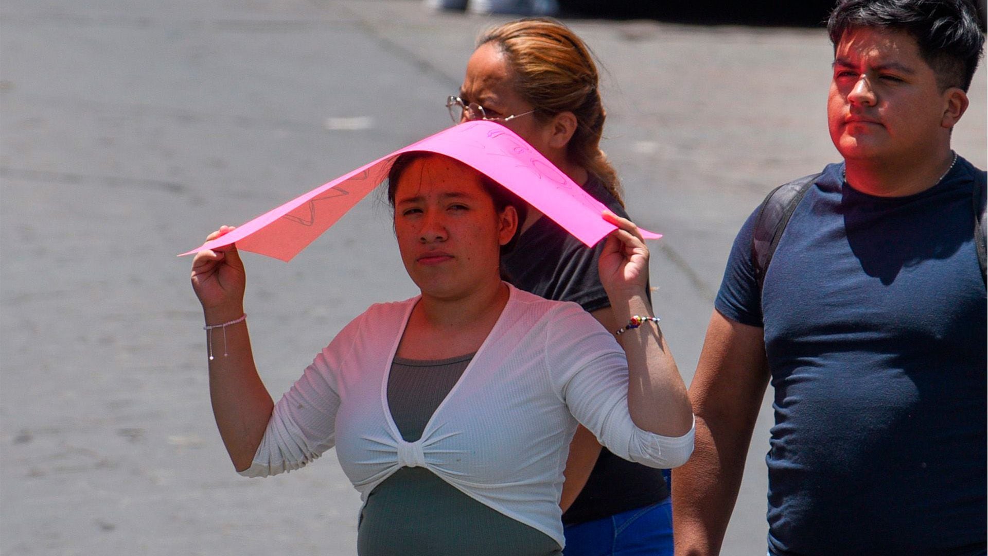 El Servicio Meteorológico Nacional pronostica temperaturas de entre 35 y 45 grados en 25 estados mexicanos.