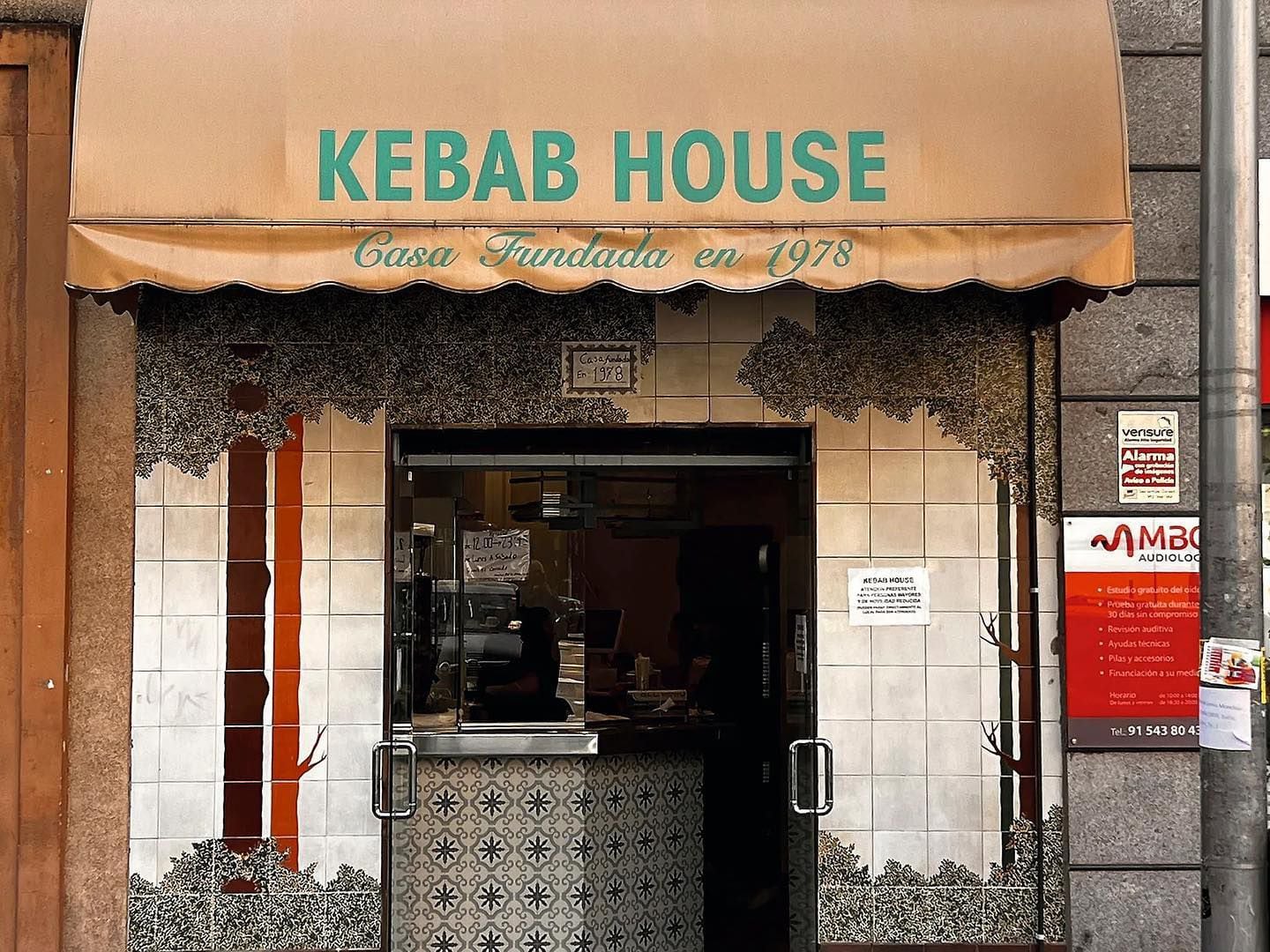 Entrada de Kebab House, en Madrid