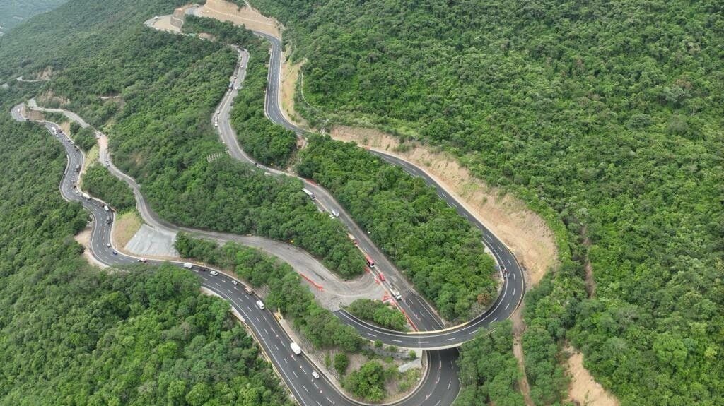 Vía Bogotá- Girardot-Colombia