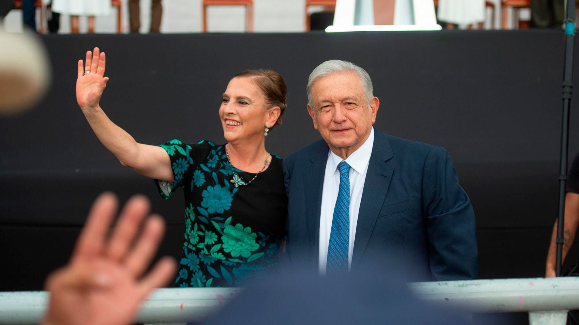 Beatriz Gutiérrez Müller publicó un mensaje dirigido a López Obrador 
 AMLO, Beatriz Gutiérrez Müller, aniversario