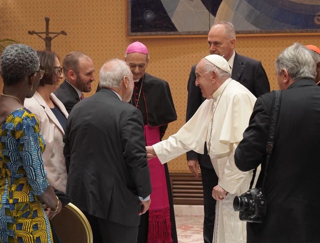 Martín Guzmán Papa Francisco Vaticano