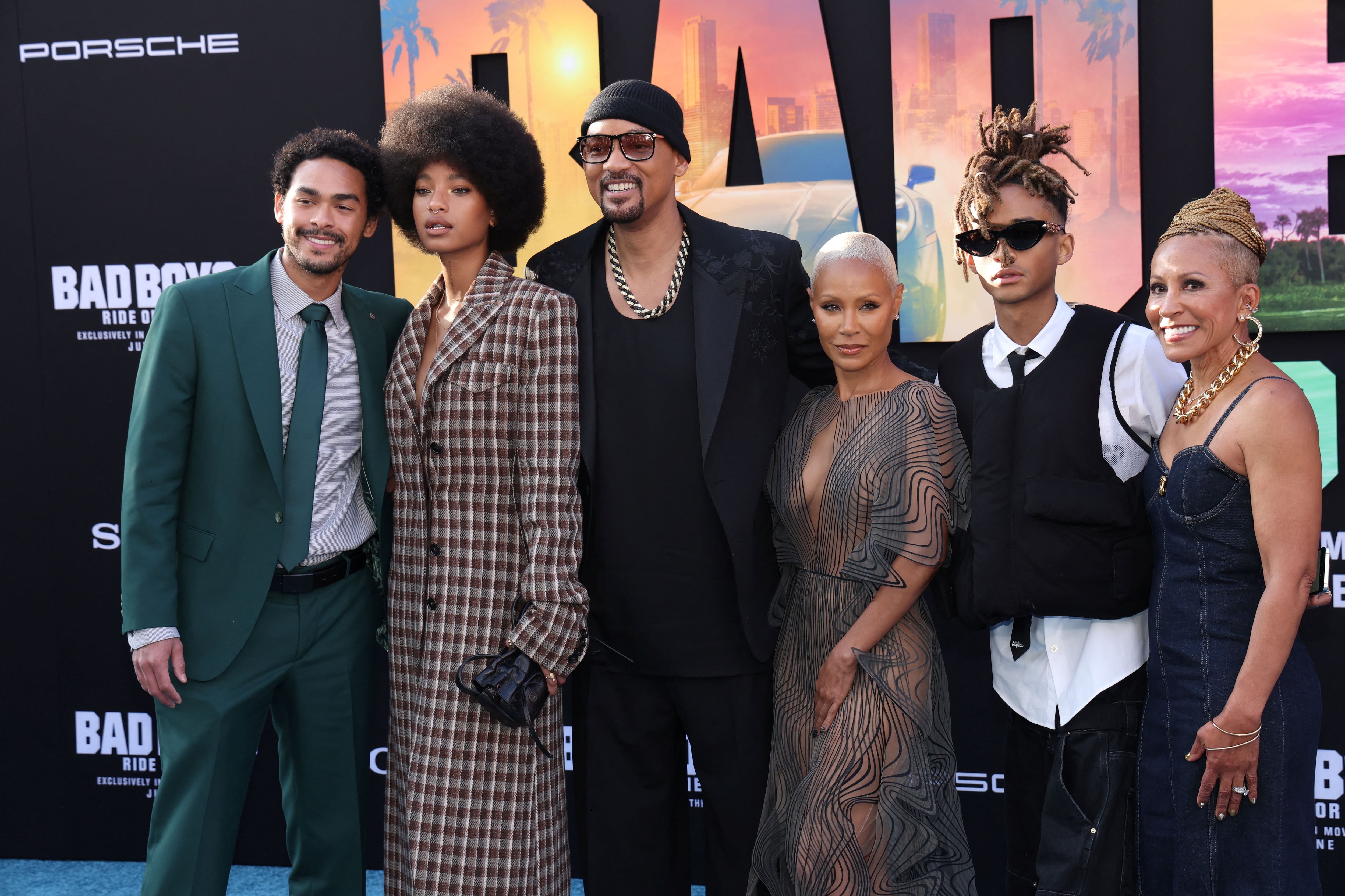 En la premiere de la película en Los Ángeles, Smith estuvo acompañado por su esposa Jada Pinkett Smith y sus hijos. (Créditos: REUTERS/Mario Anzuoni)