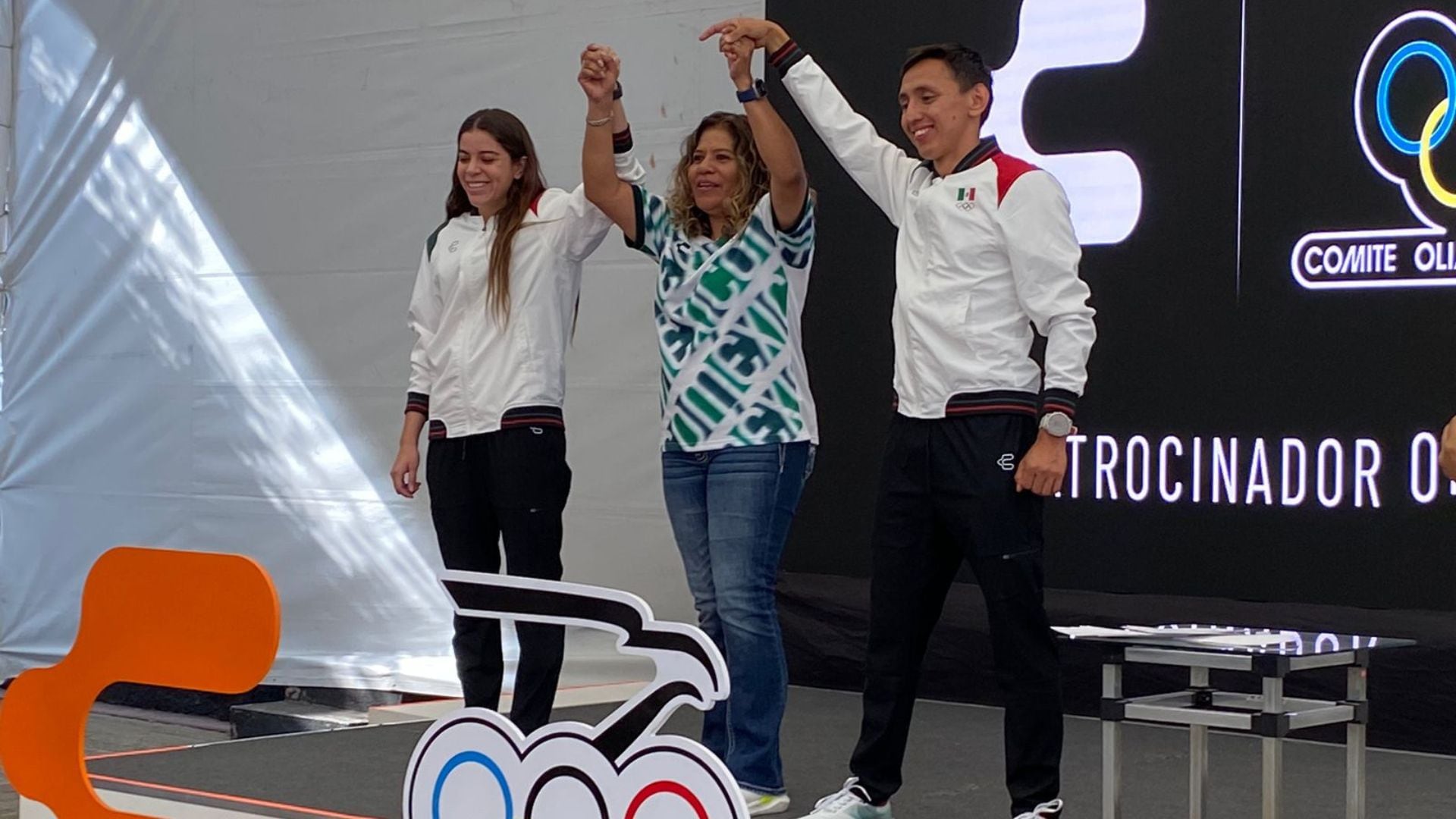 Alejandra Orozco y Emiliano Hernández - abanderados Juegos Olímpicos París 2024