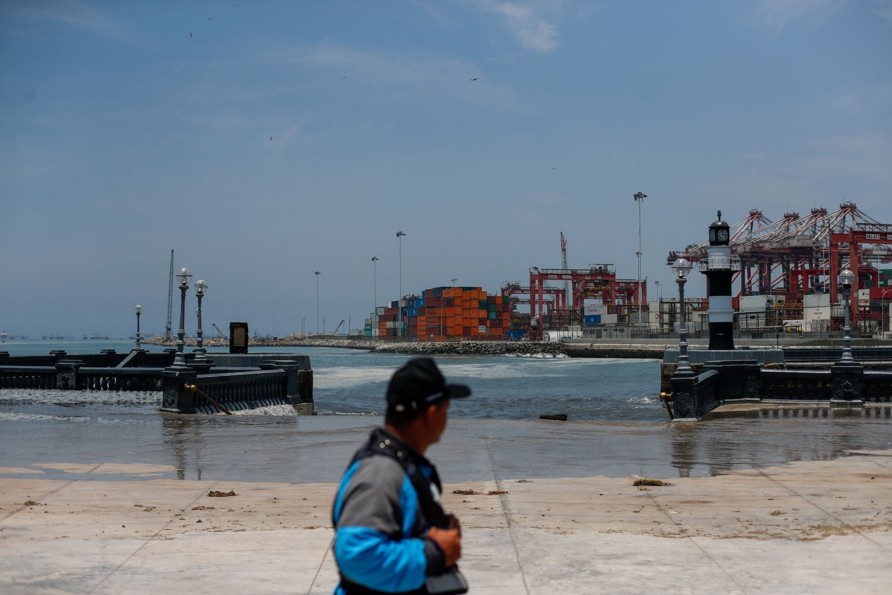 Se recomienda a los Gobiernos Regionales, Locales, Capitanías de Puerto y empresas de la comunidad acuática tomar las medidas de prevención y seguridad , informó la Marina de Guerra.