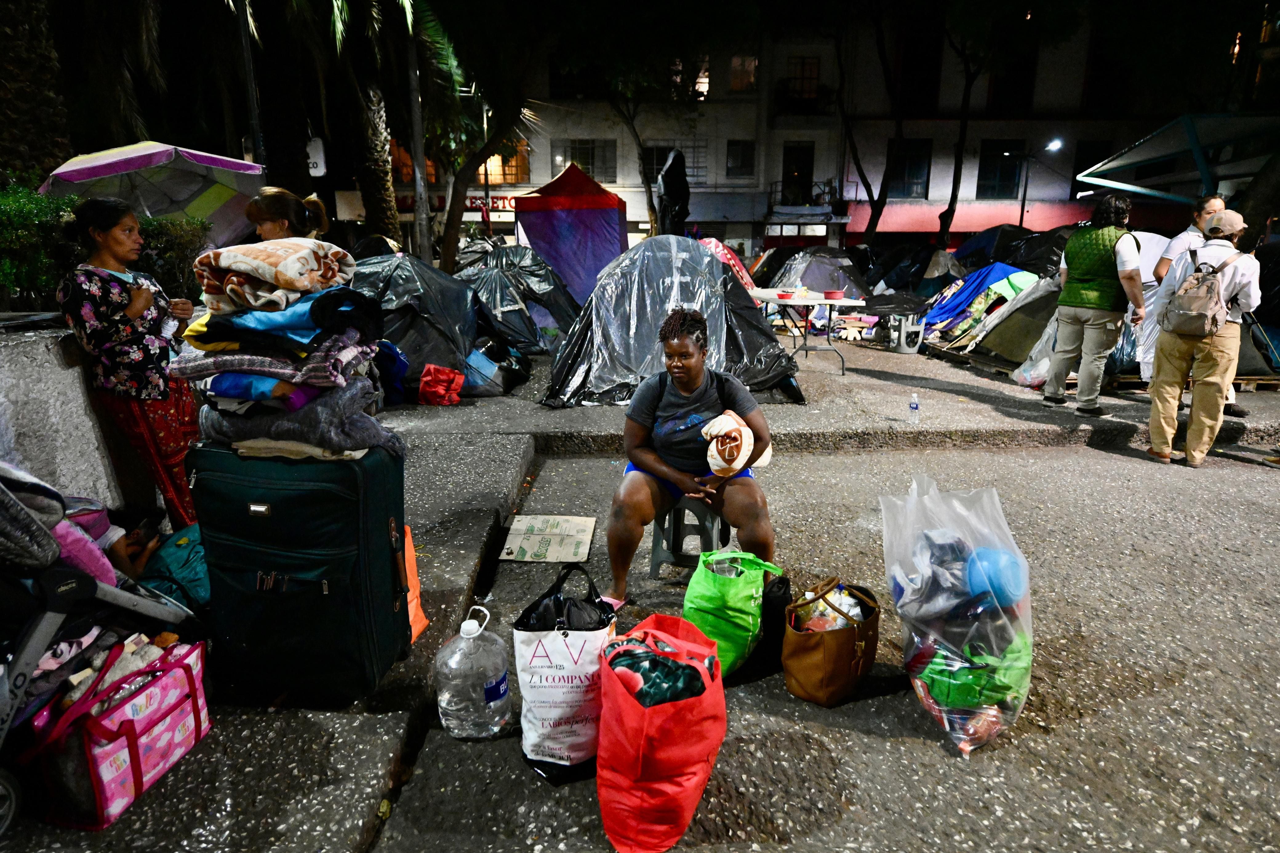 Migrantes desalojados