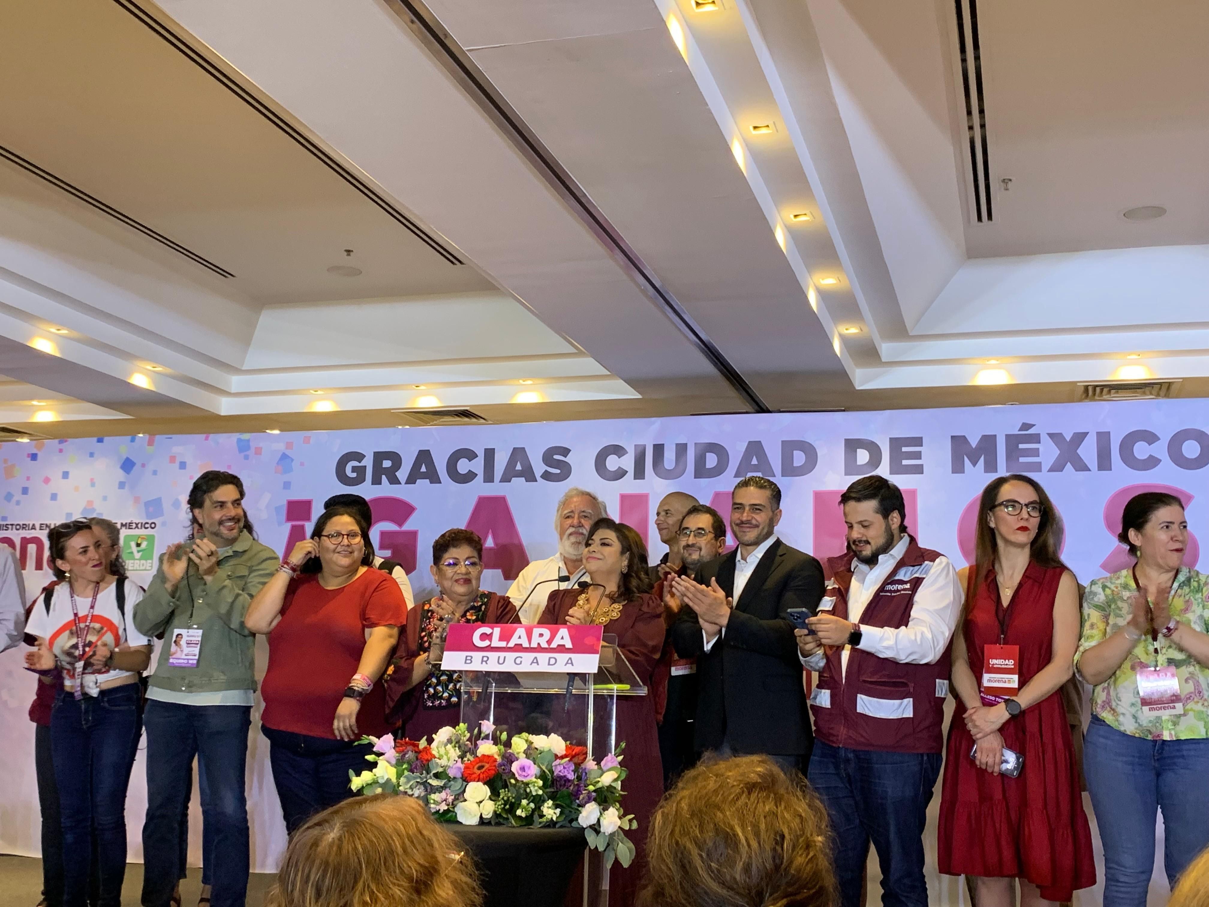 Clara Brugada y contingente morenista en evento de cierre de casillas en CDMX

Foto:
Infobae México/ Max Alonso