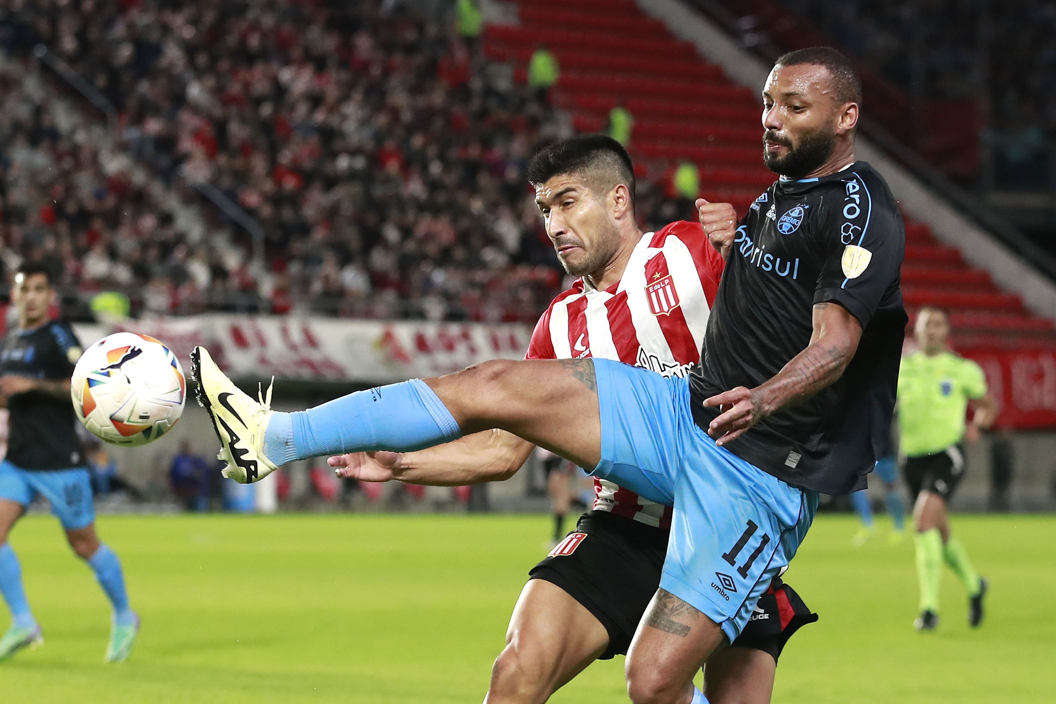 Estudiantes cierra la fase de grupos contra Gremio (EFE/ Demian Alday Estevez)
