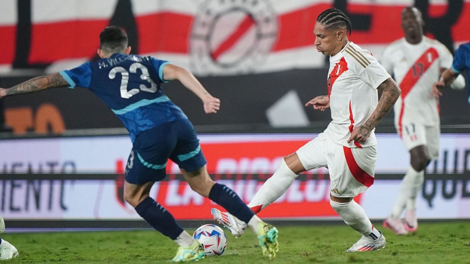 Paolo Guerrero jugó menos de 30 minutos en el Perú vs Paraguay, amistoso por fecha FIFA.