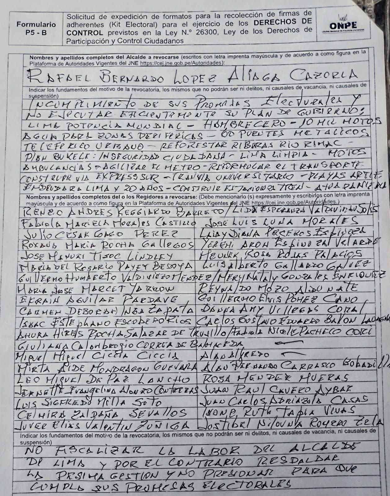 Kit de revocatoria fue comprado y presentado ante la ONPE este lunes, a fin de sacar a Rafael López Aliaga de la Municipalidad de Lima. Jesús Verde.