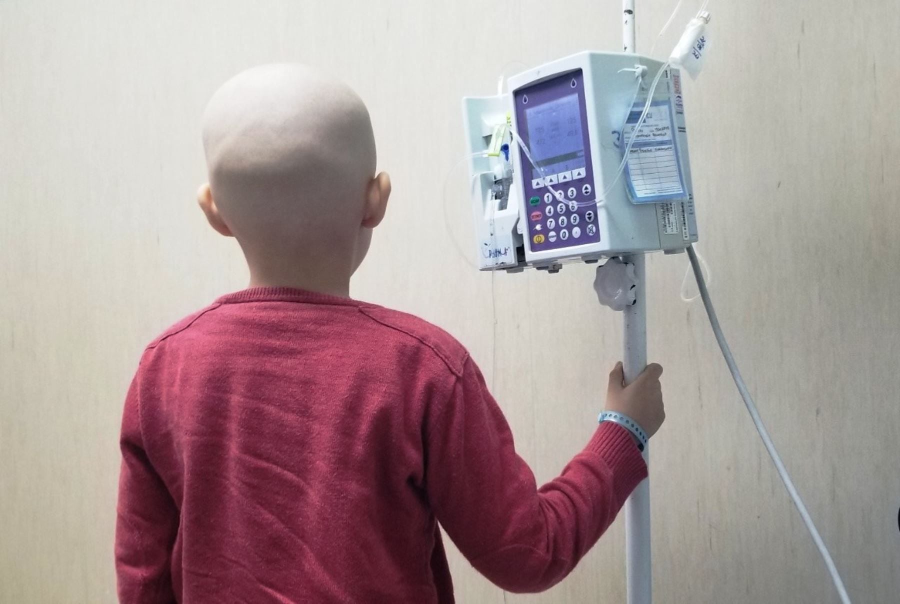 Pacientes con cáncer en el Perú, incluidos los niños, padecen por la falta de medicamentos en hospitales del sector público. (Andina)