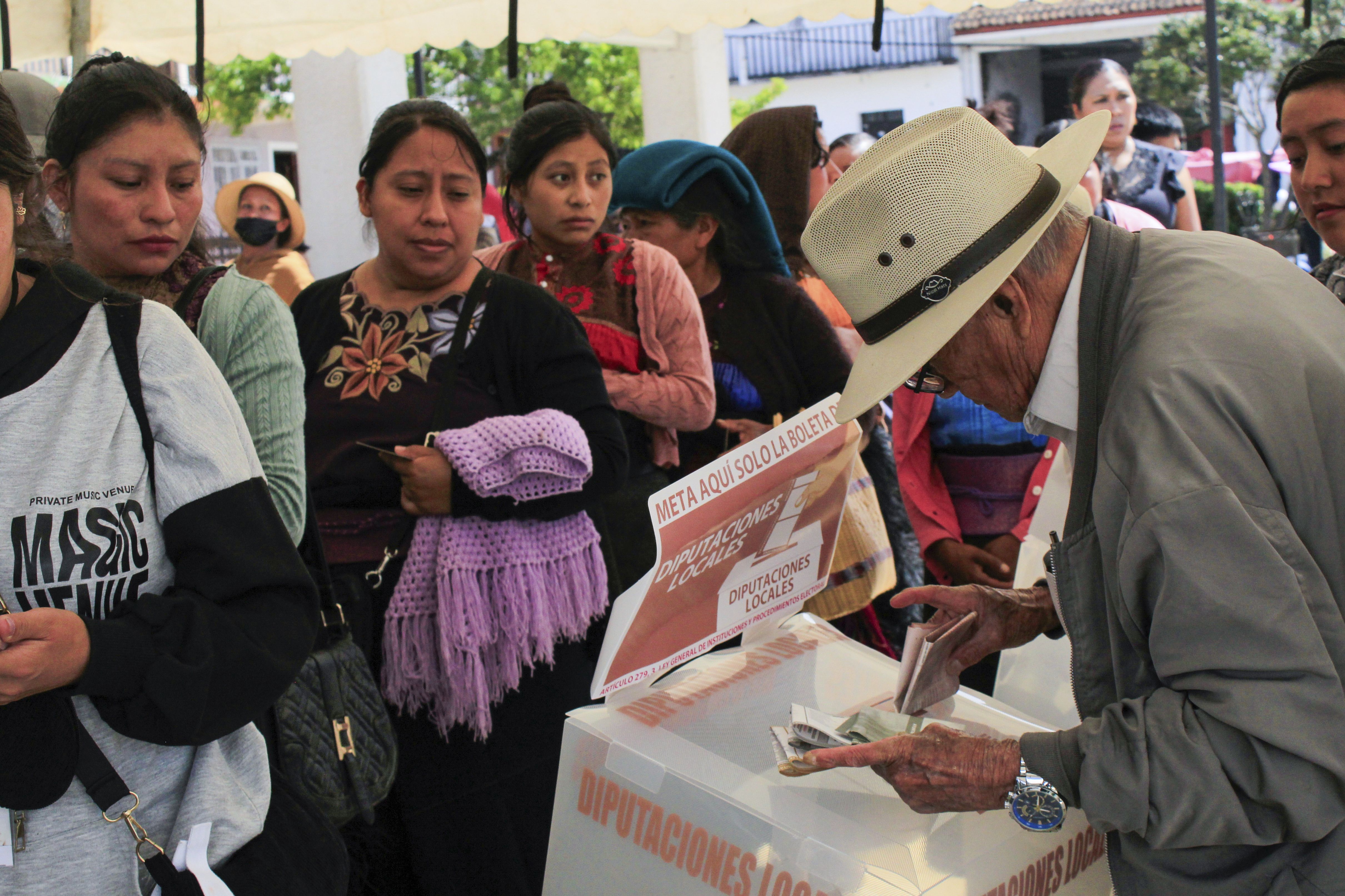 Se definirá al siguiente presidente de la República Mexicana a través del voto, por lo que los mexicanos se encargan de ejercer su derecho de manera premeditada para que se trate de un voto conciente 