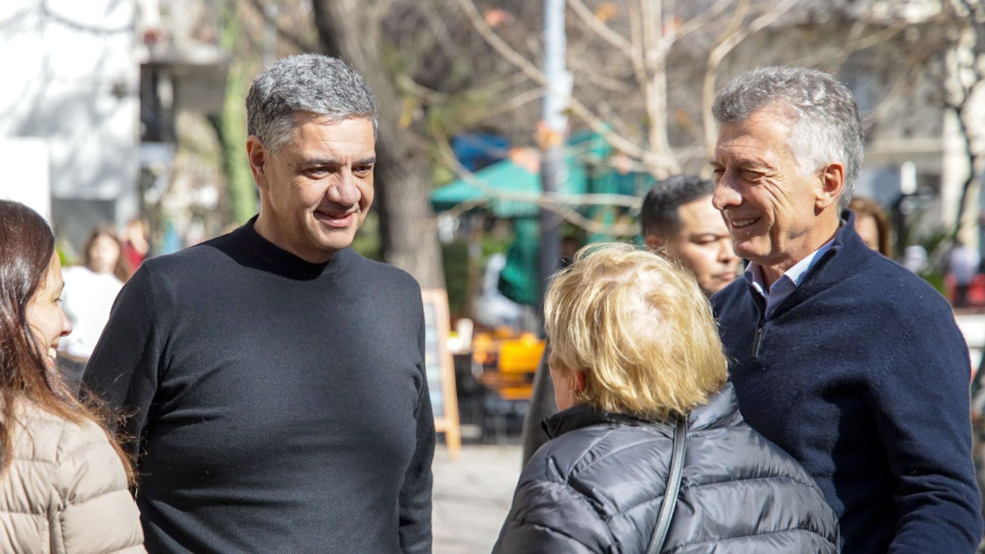 mauricio-y-jorge-macri-en-campaña-por-CABA-belgrano