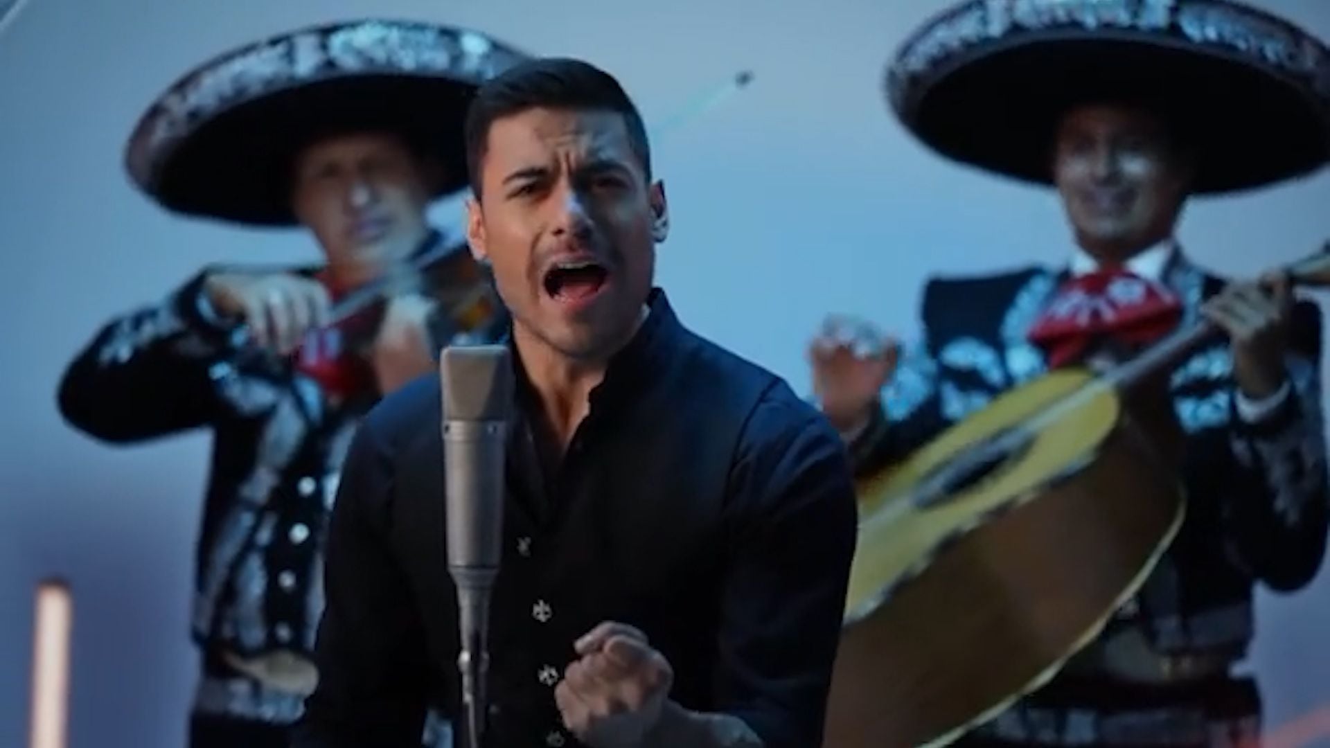 maluma - carlos rivera - mexico - 100 anos - 19112020